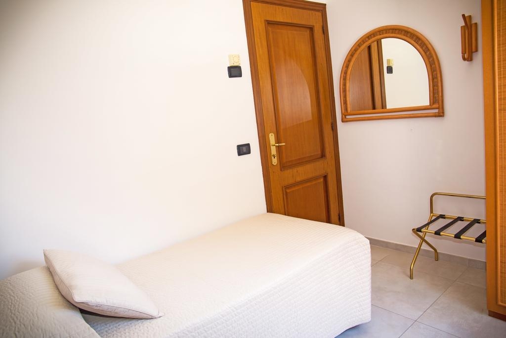 Corallo, photo 8 of 13