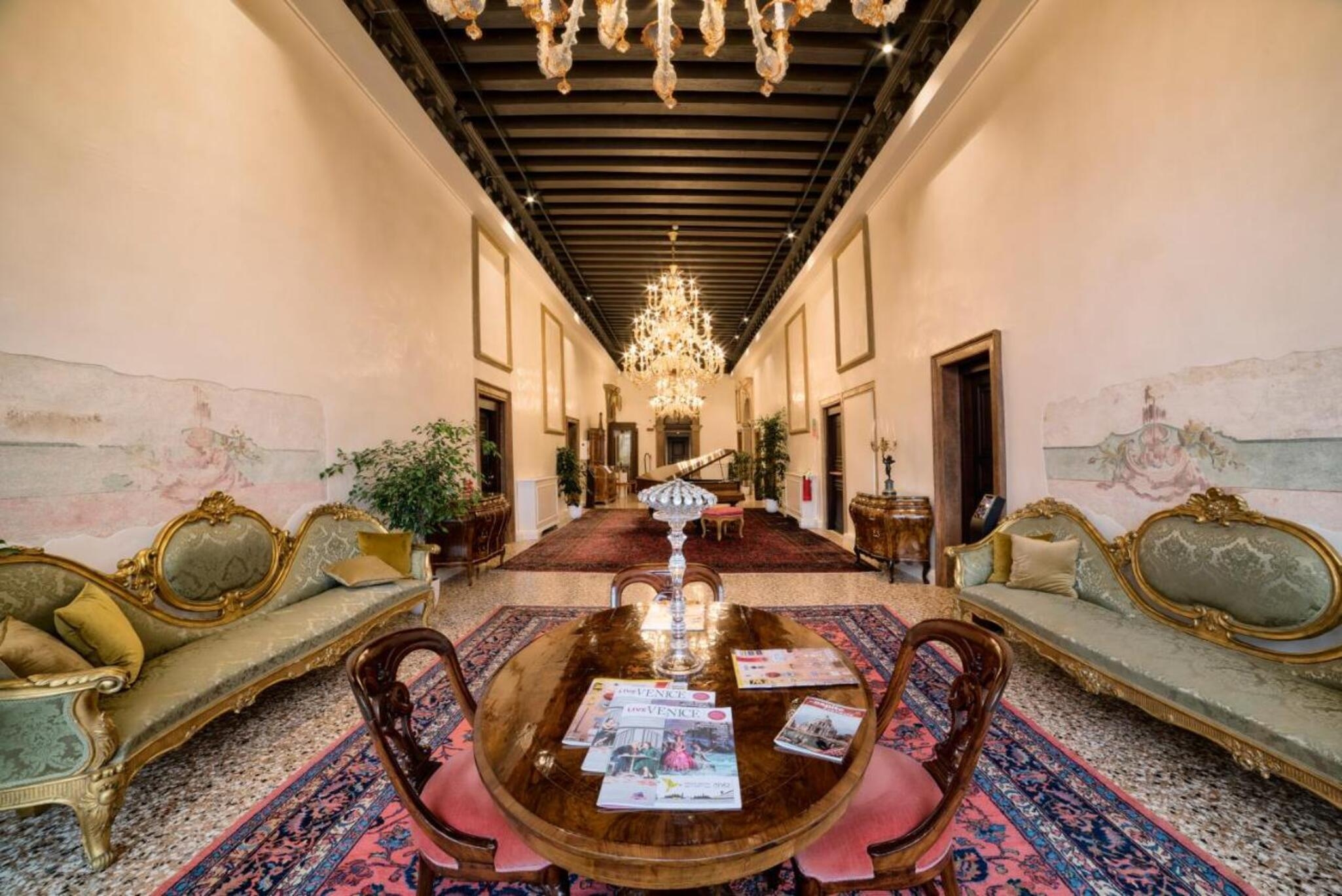 Nani Mocenigo Palace, photo 4 of 29