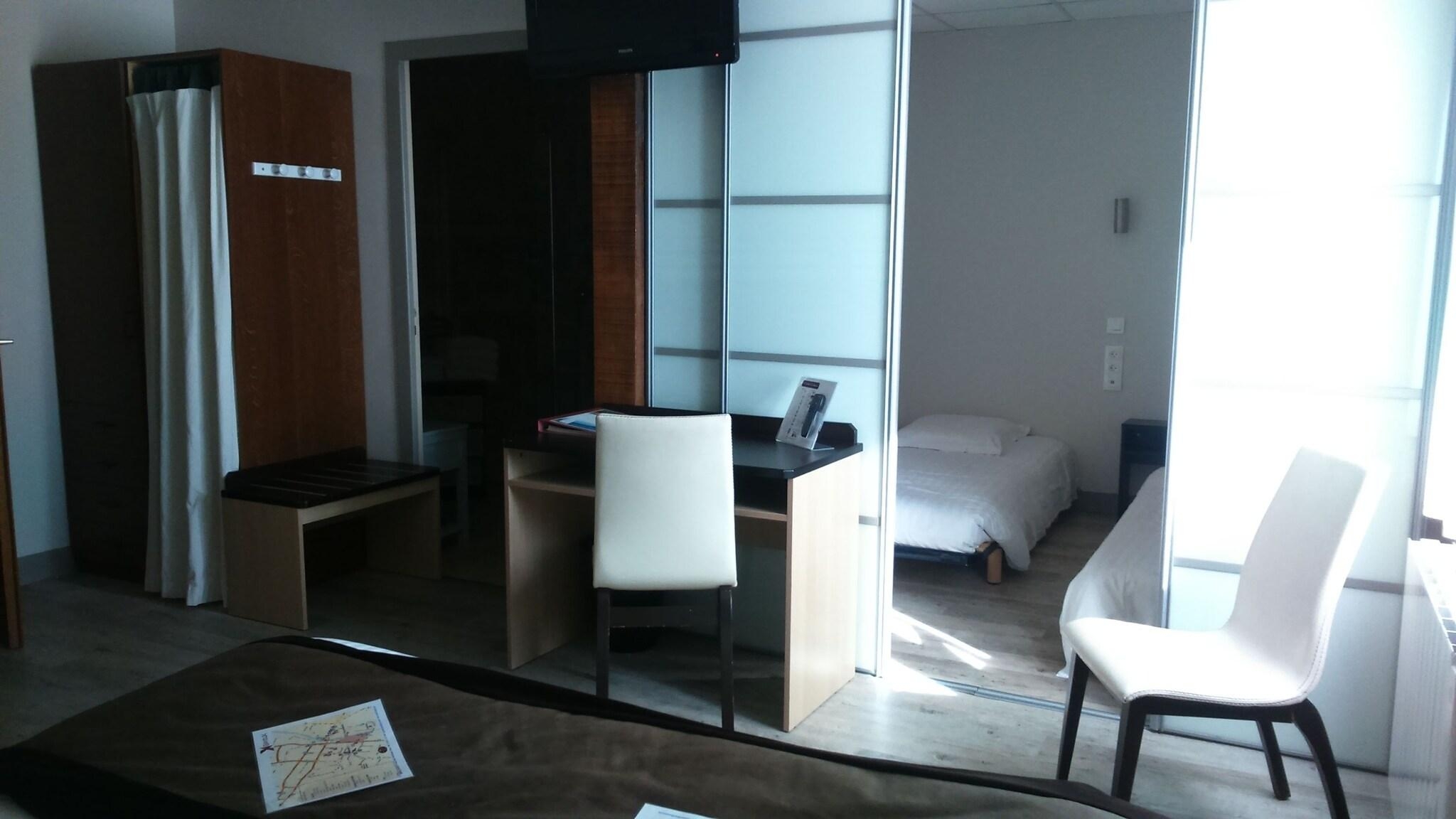 Hotel Le Bayeux, photo 53 of 75