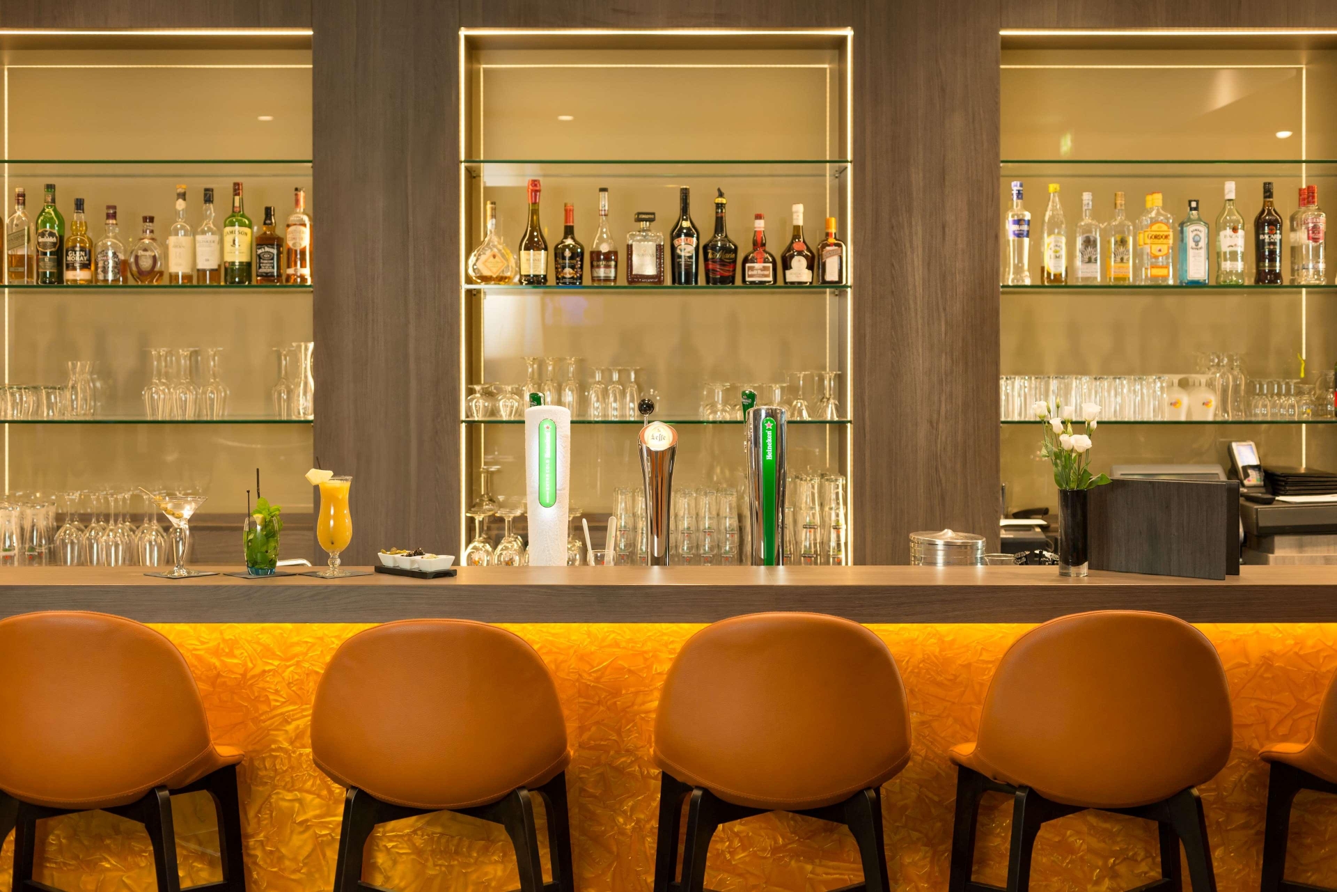 Ramada by Wyndham Amsterdam Airport Schiphol, photo 3 of 30