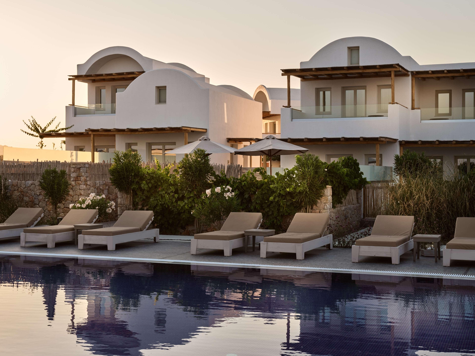 Sea Breeze Santorini Beach Resort, Curio Collectio, photo 95 of 191