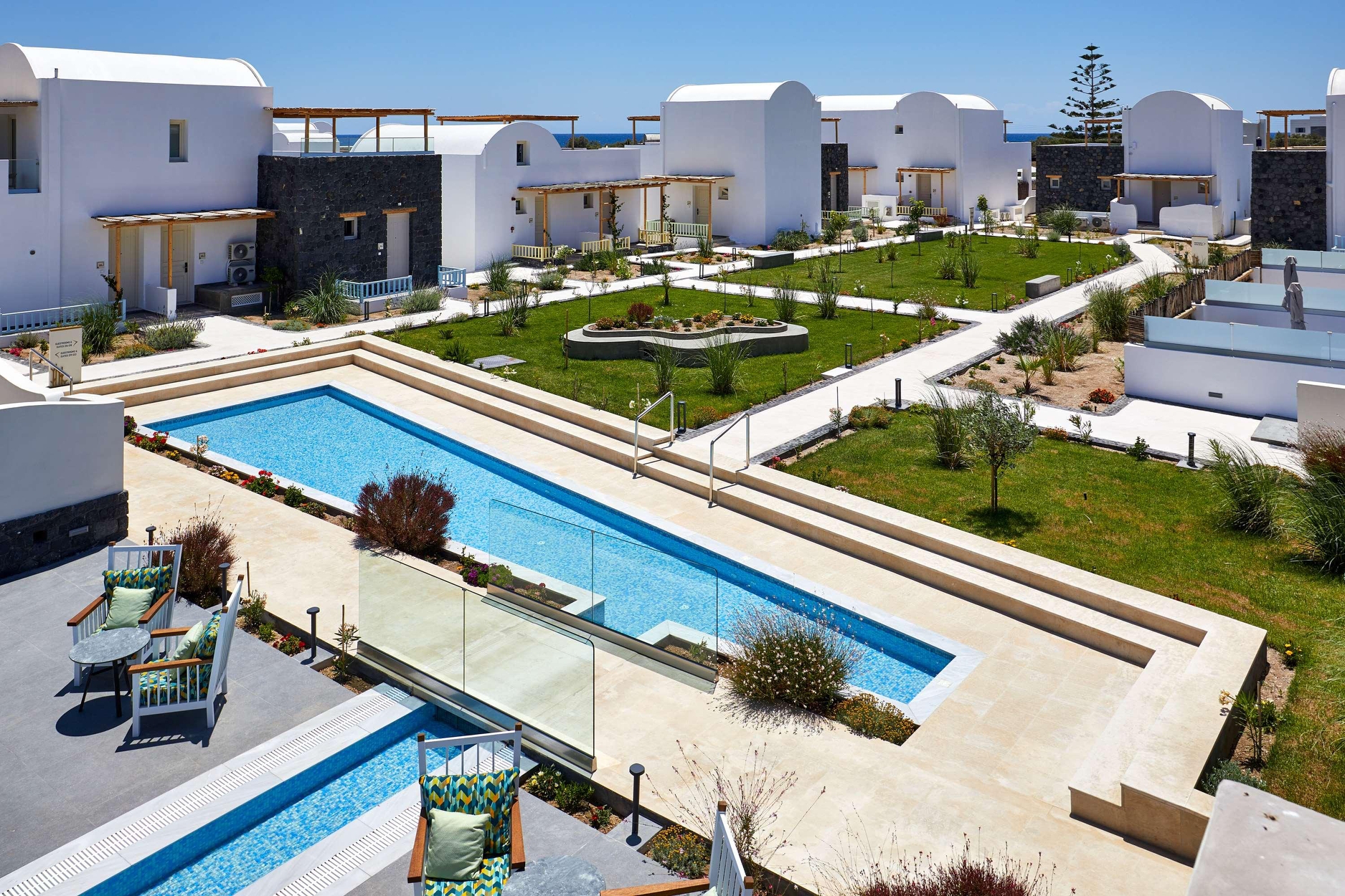 Sea Breeze Santorini Beach Resort, Curio Collectio, photo 96 of 191