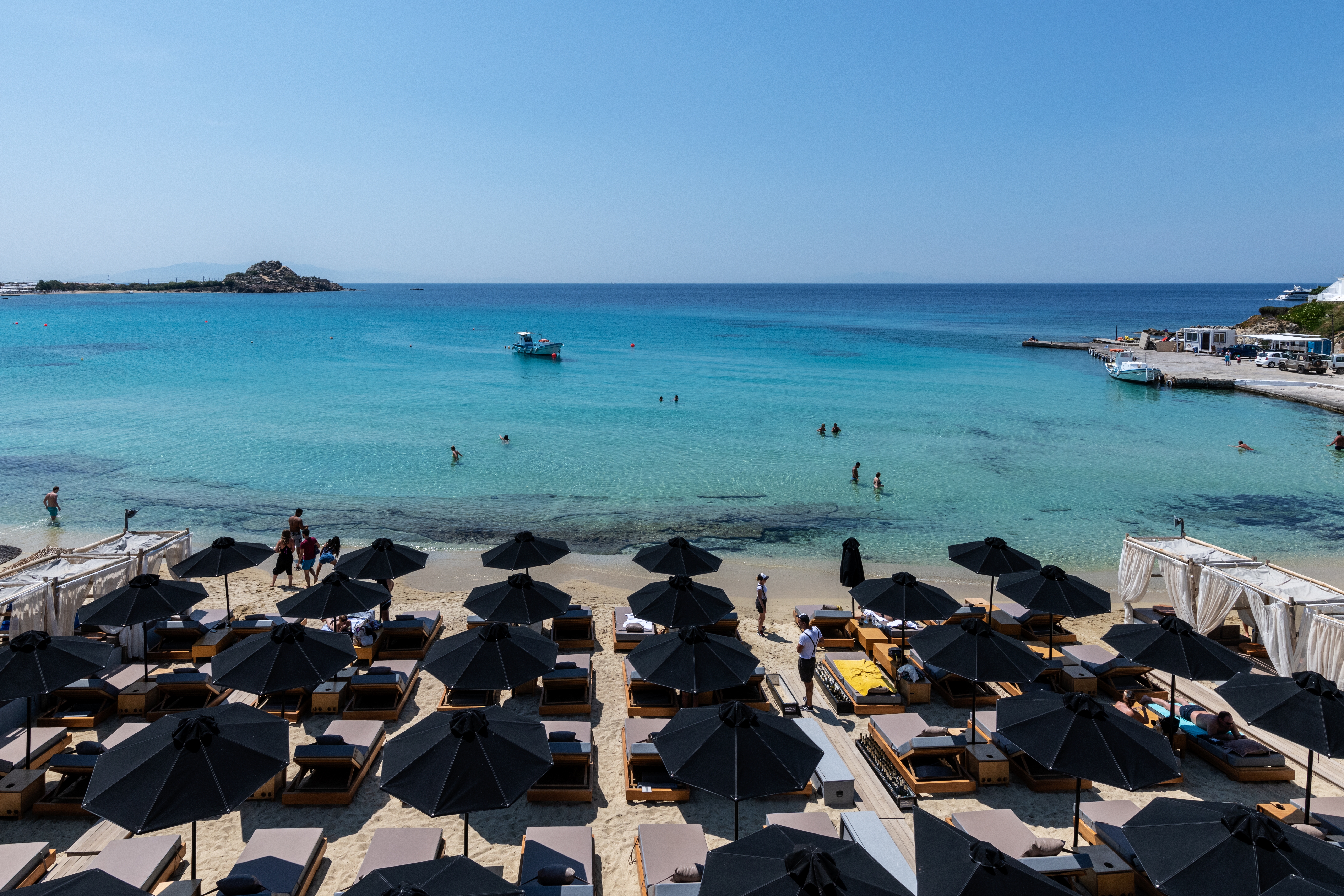 Kosmoplaz Beach Resort, photo 1 of 18