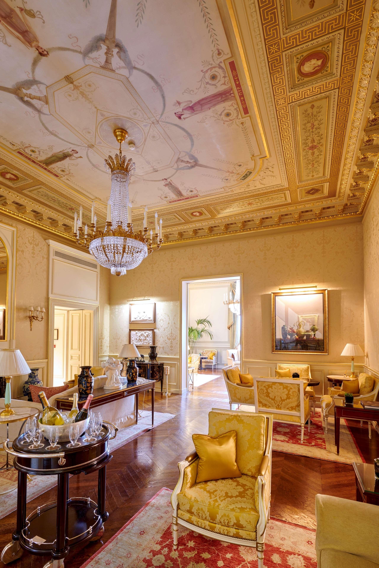Shangri-La Hotel Paris, photo 149 of 192