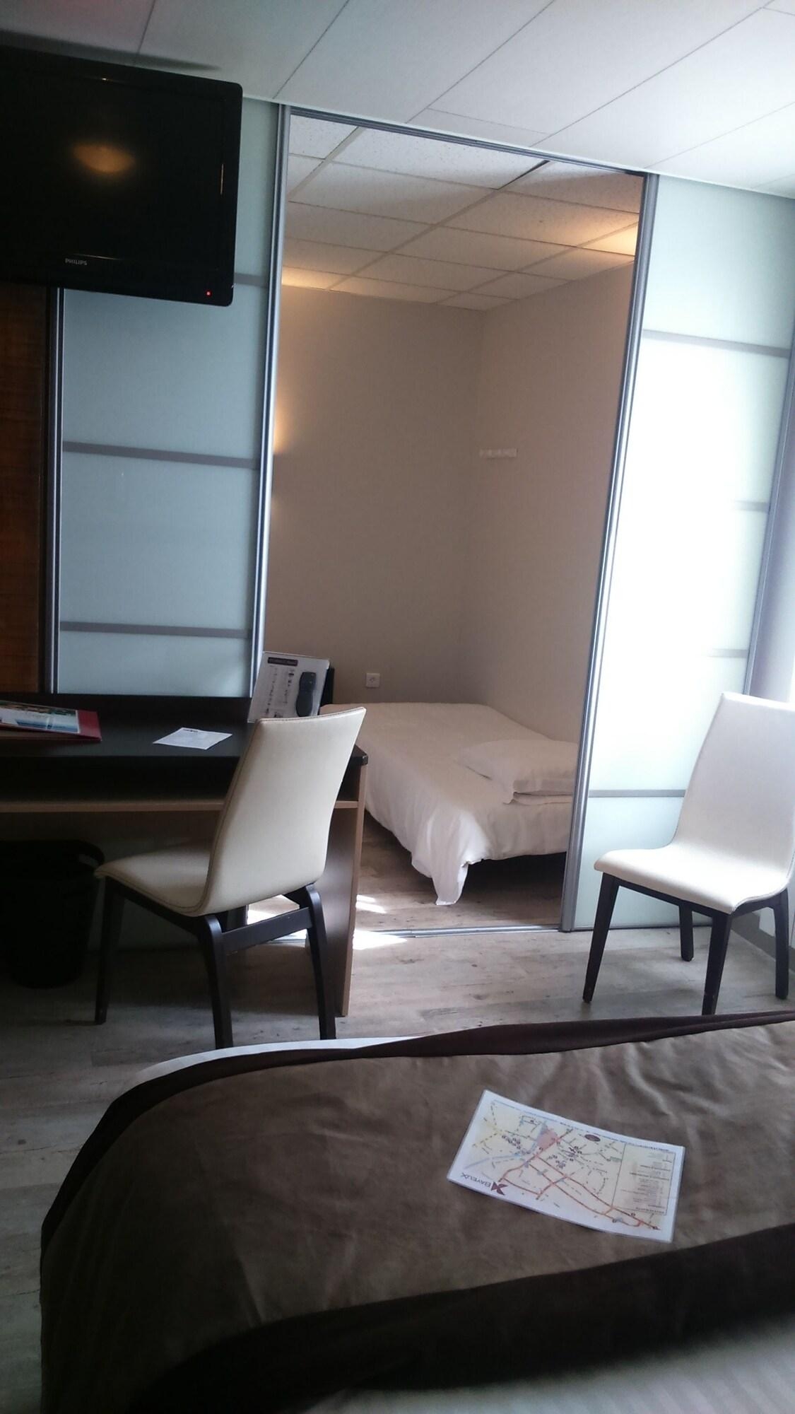 Hotel Le Bayeux, photo 54 of 75