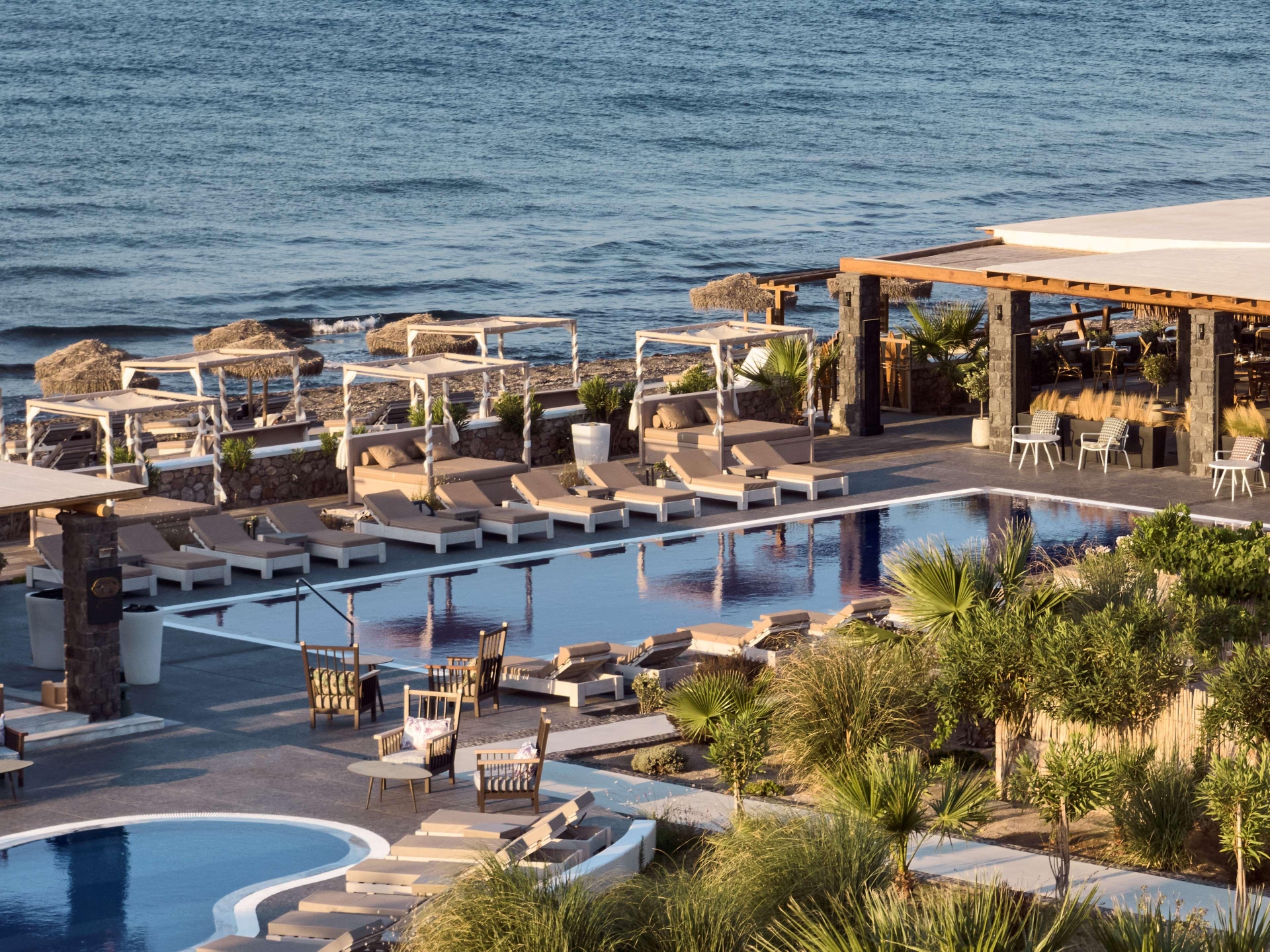 Sea Breeze Santorini Beach Resort, Curio Collectio, photo 94 of 191