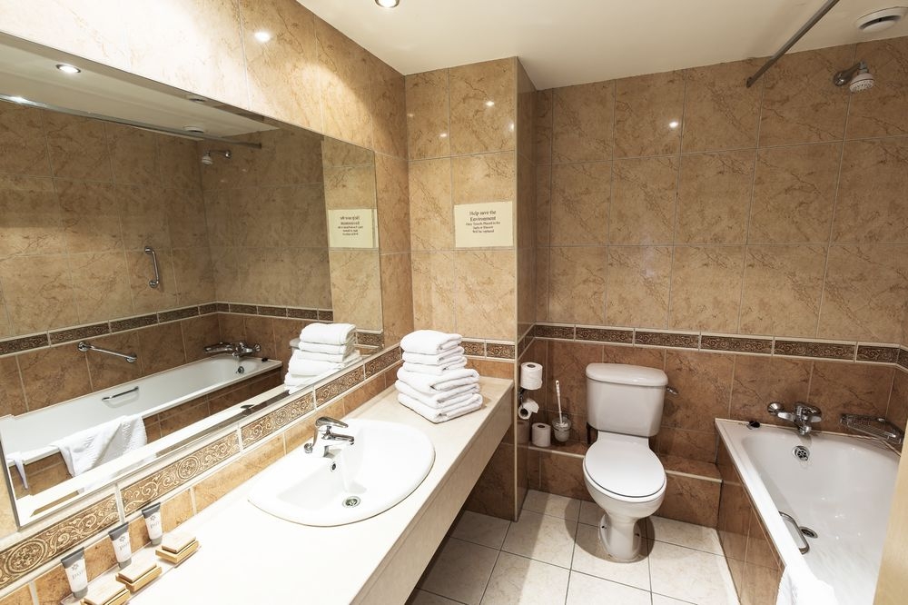 Brook Lodge Hotel, photo 6 of 13