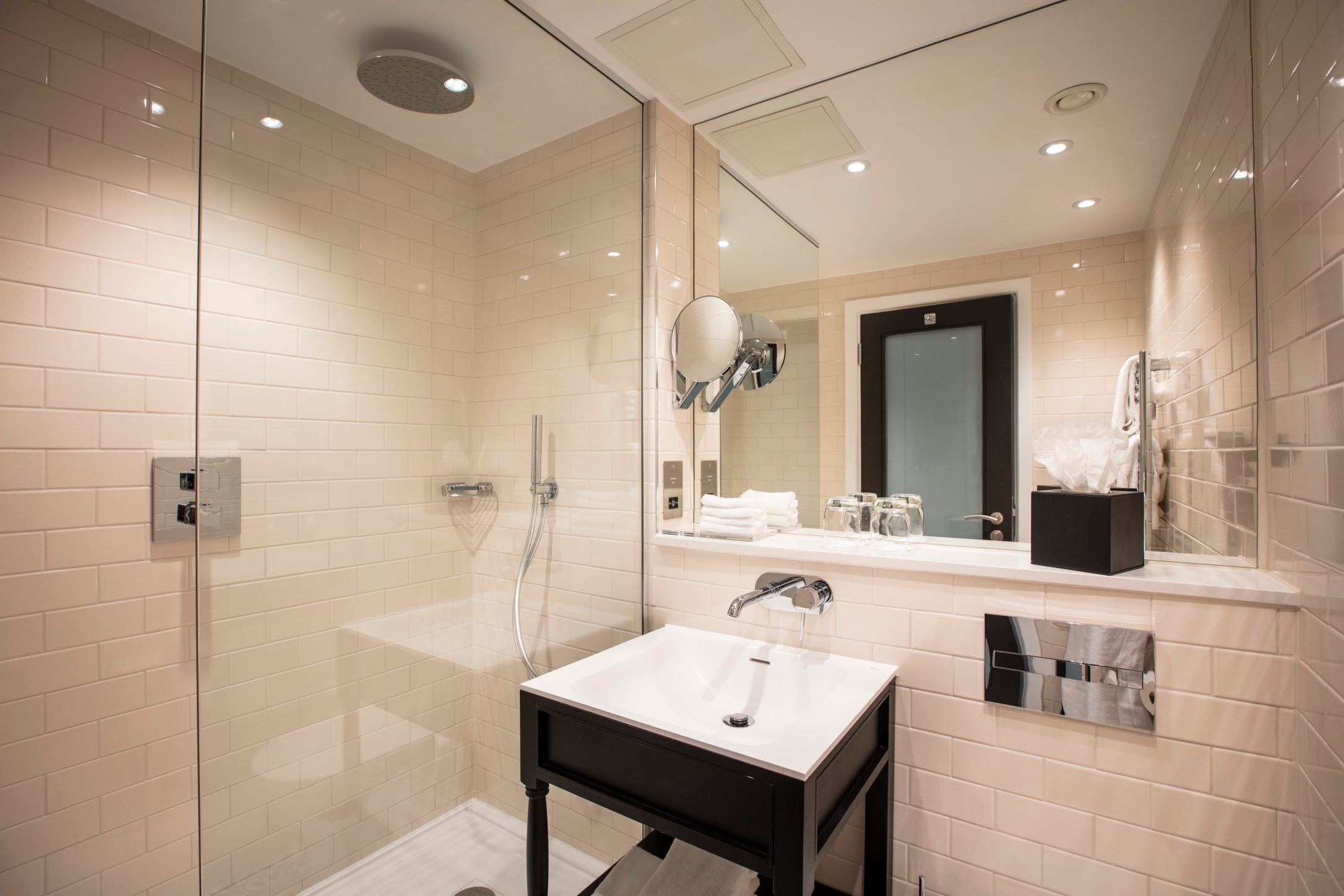 The Clermont London Victoria, photo 16 of 42