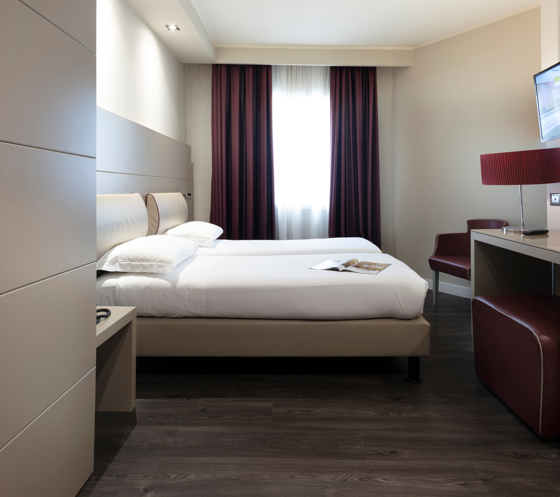 Smart Hotel Holiday, photo 4 of 34