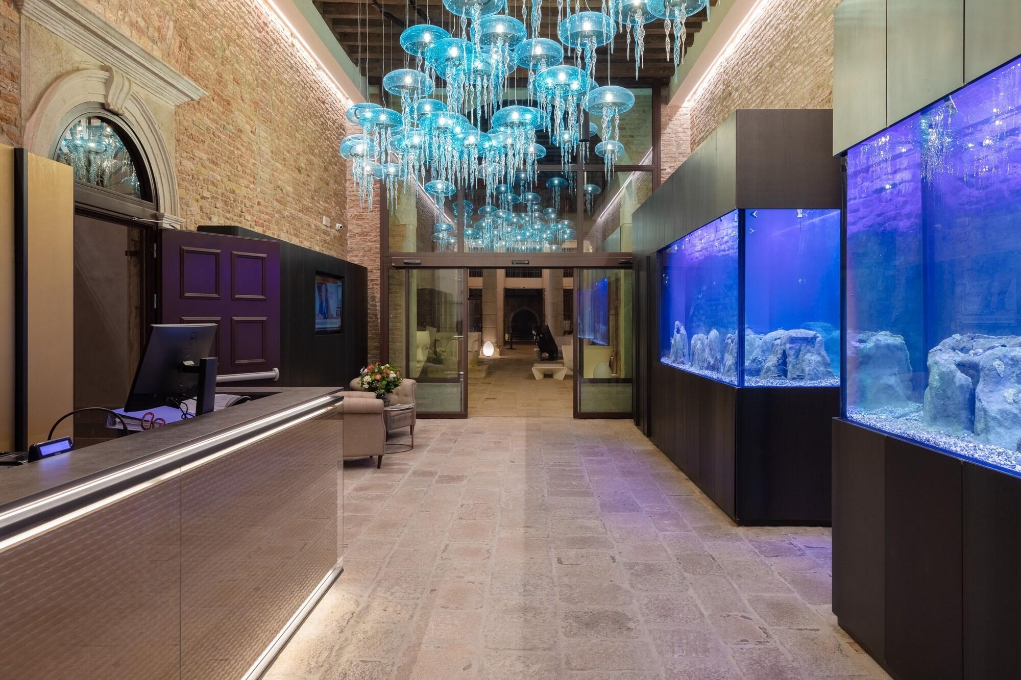 Hotel Aquarius Venice hotel exterior