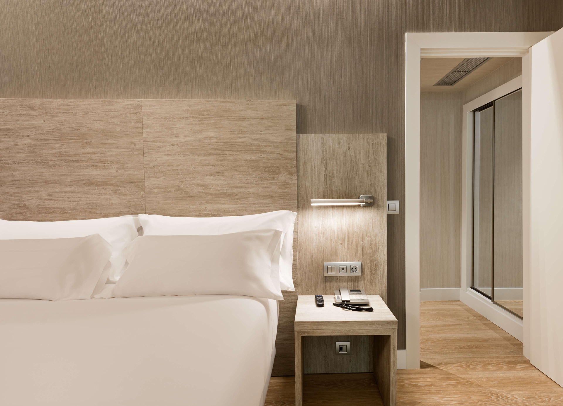 NH Madrid Chamberí, photo 10 of 37