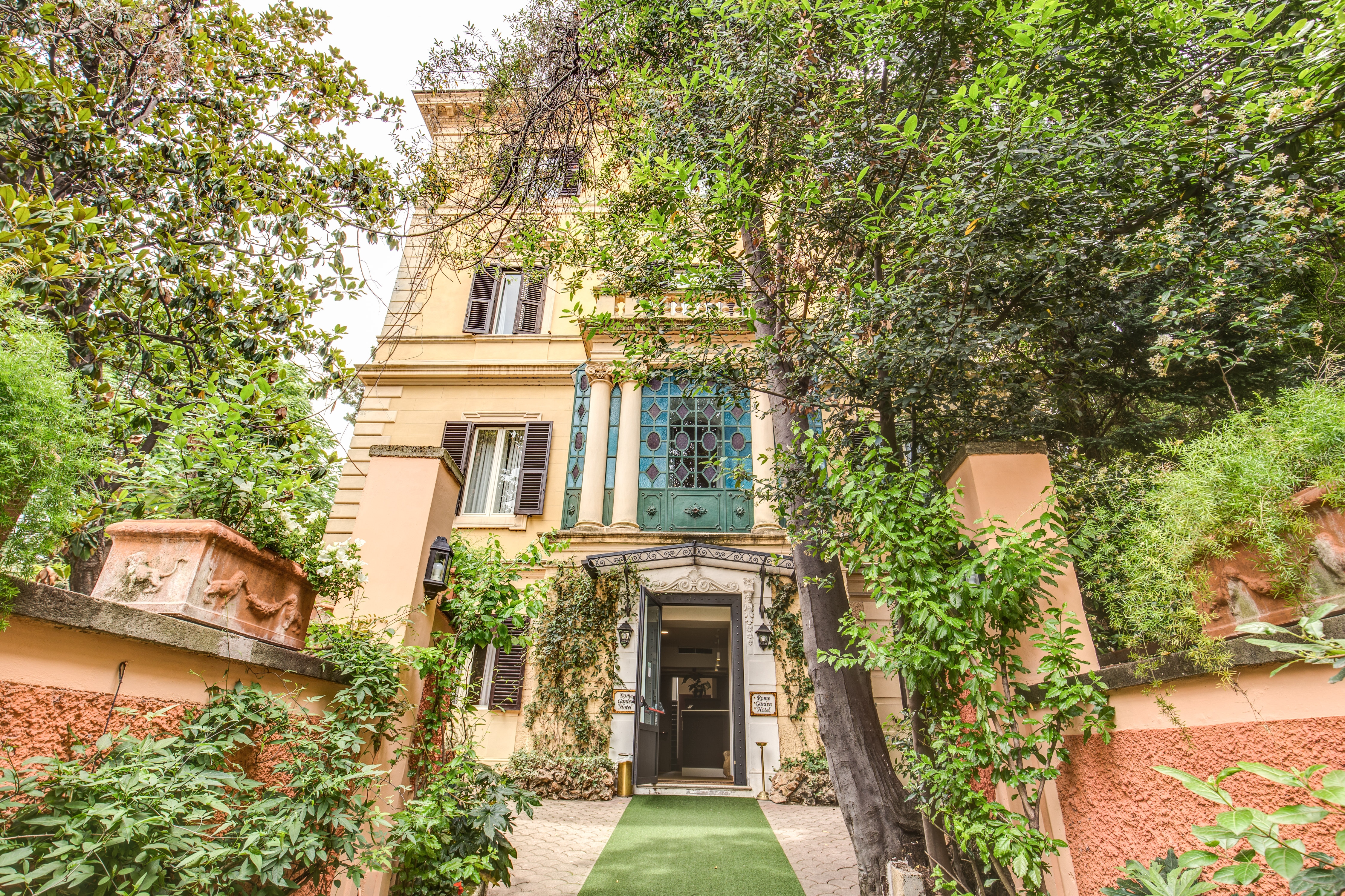 Rome Garden hotel exterior