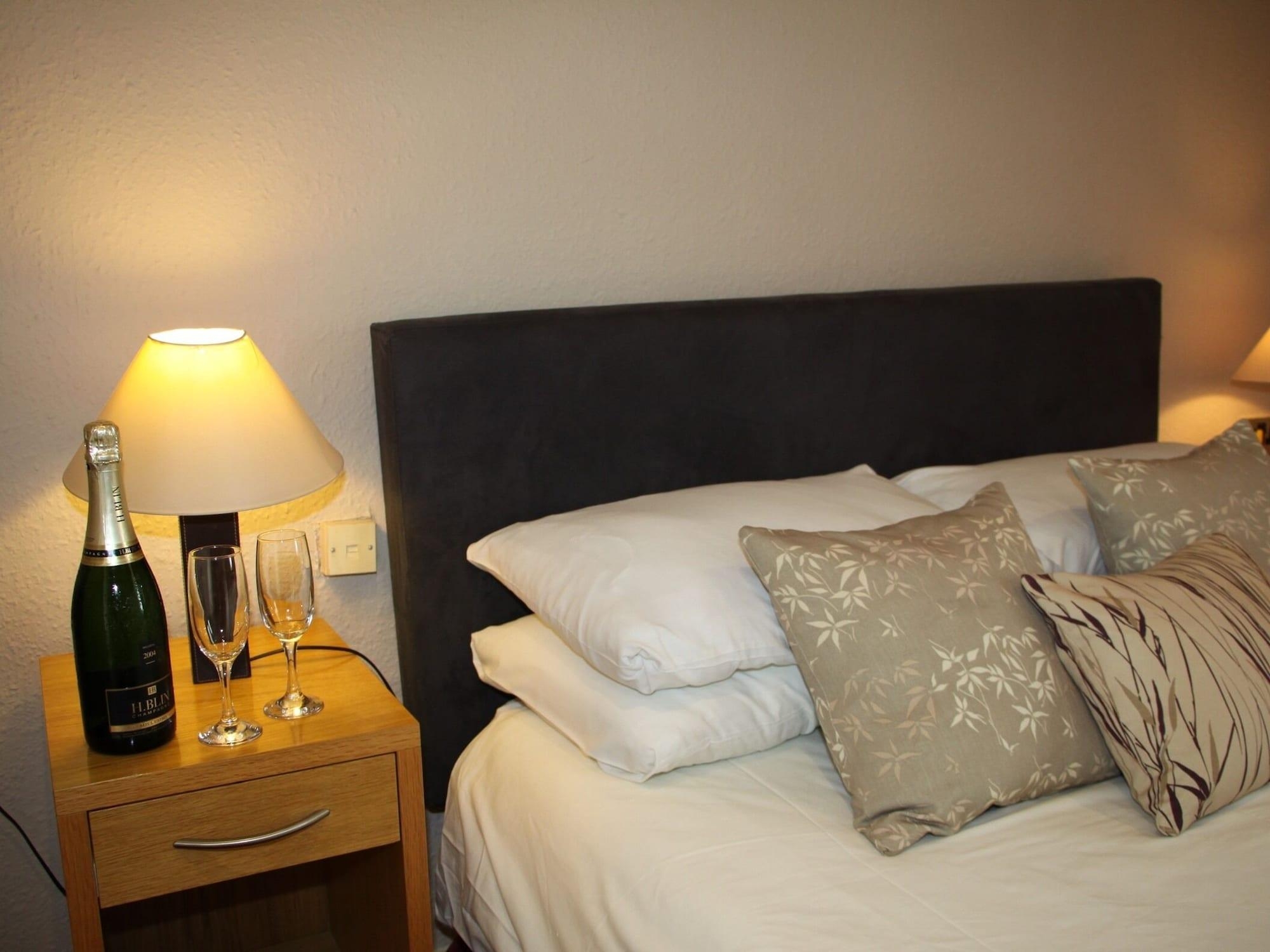 Nanhoron Arms Hotel, photo 29 of 102