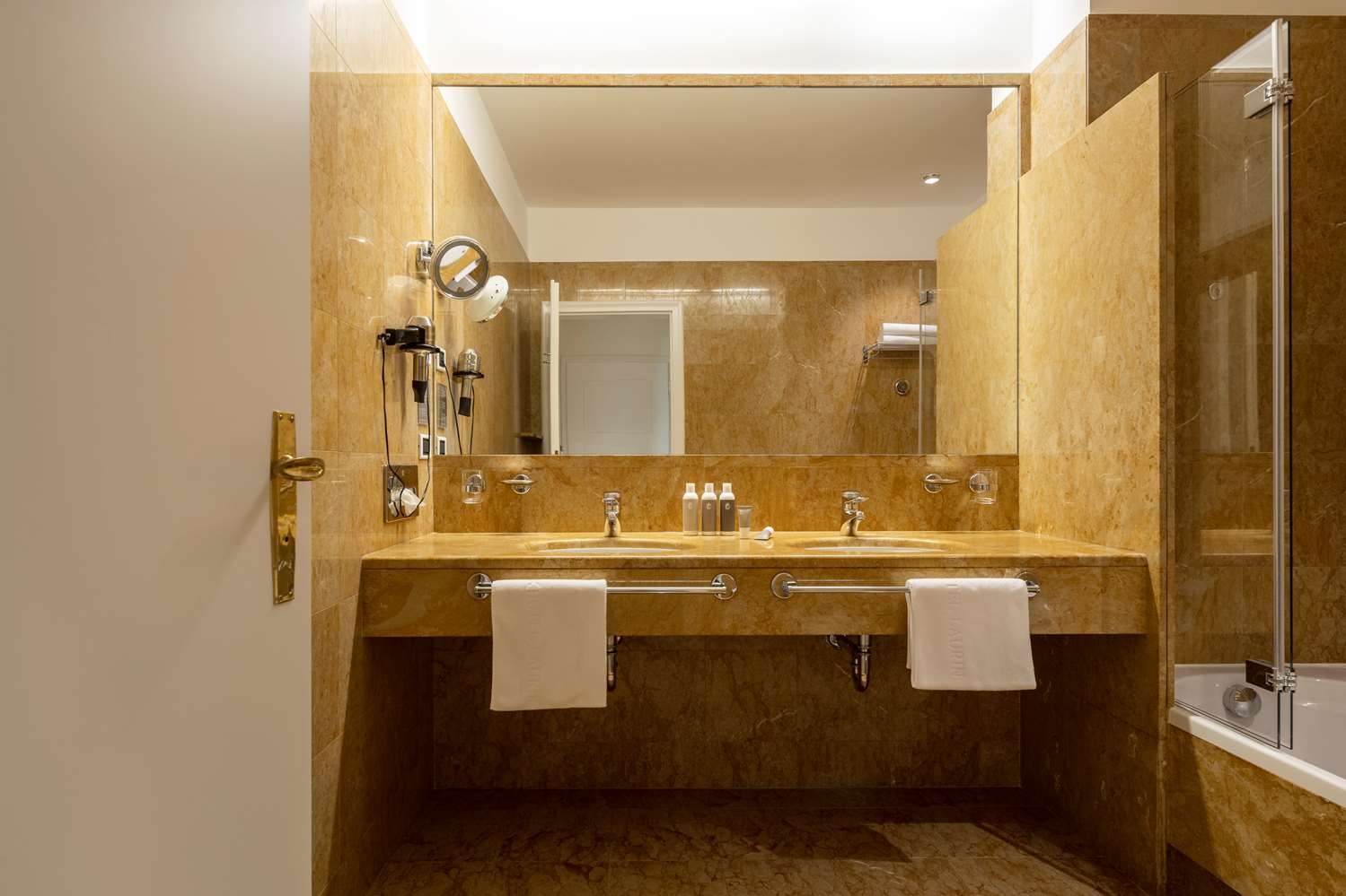 Parkhotel Laurin, photo 6 of 33