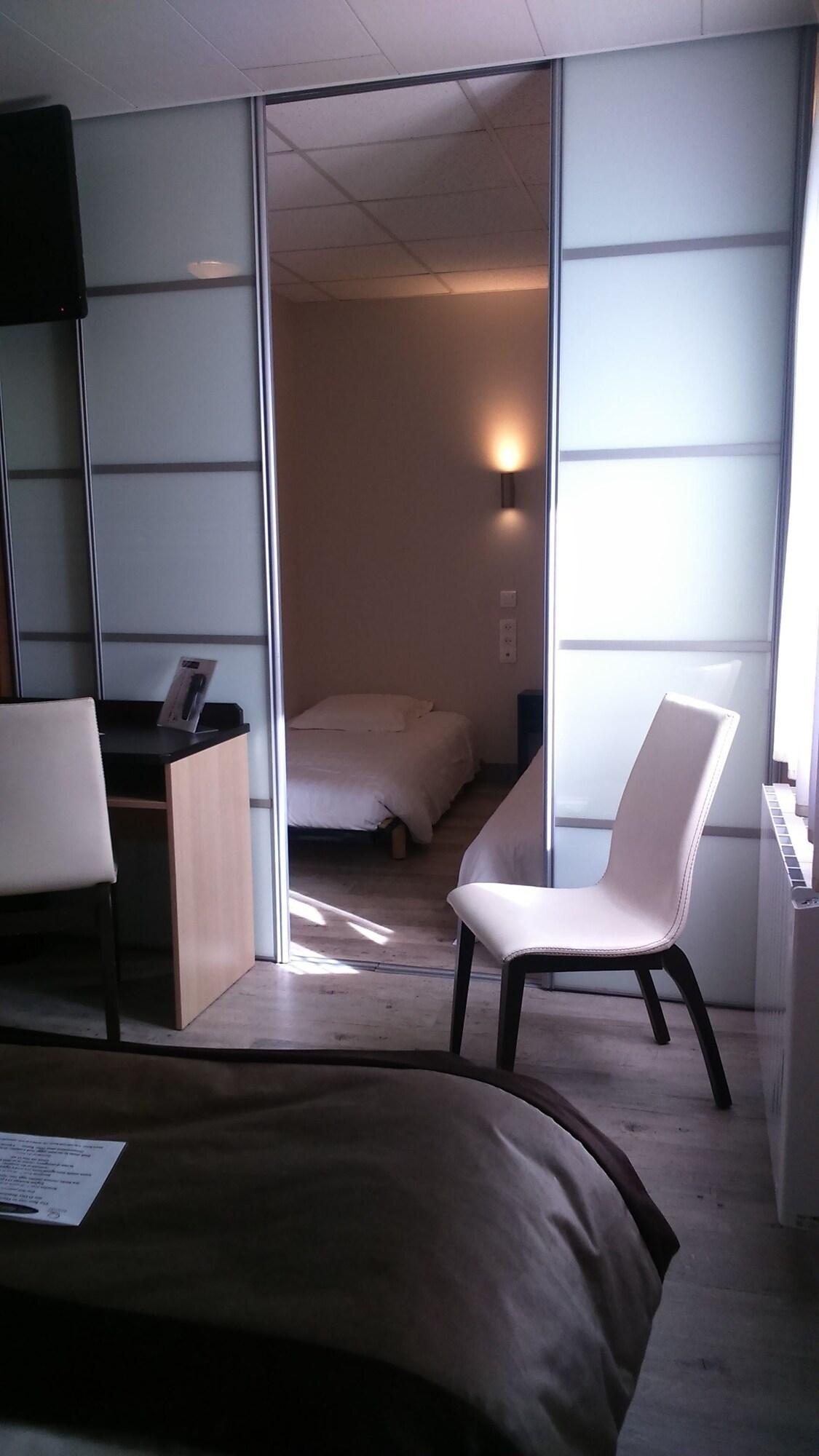 Hotel Le Bayeux, photo 56 of 75