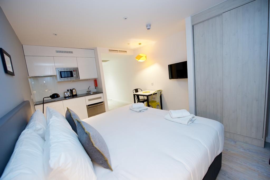 Staycity Serviced Apartments London Heathrow, photo 17 of 23