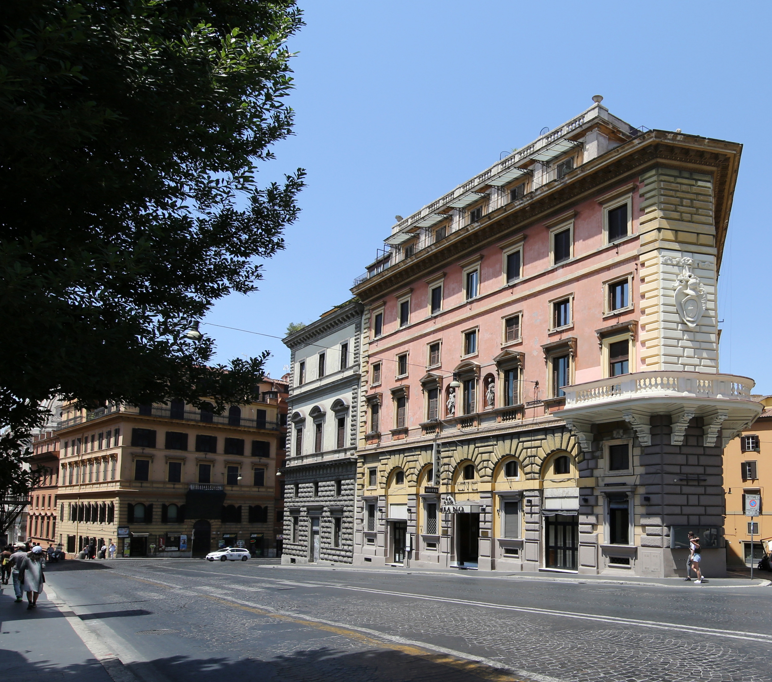 Traiano, photo 2 of 48