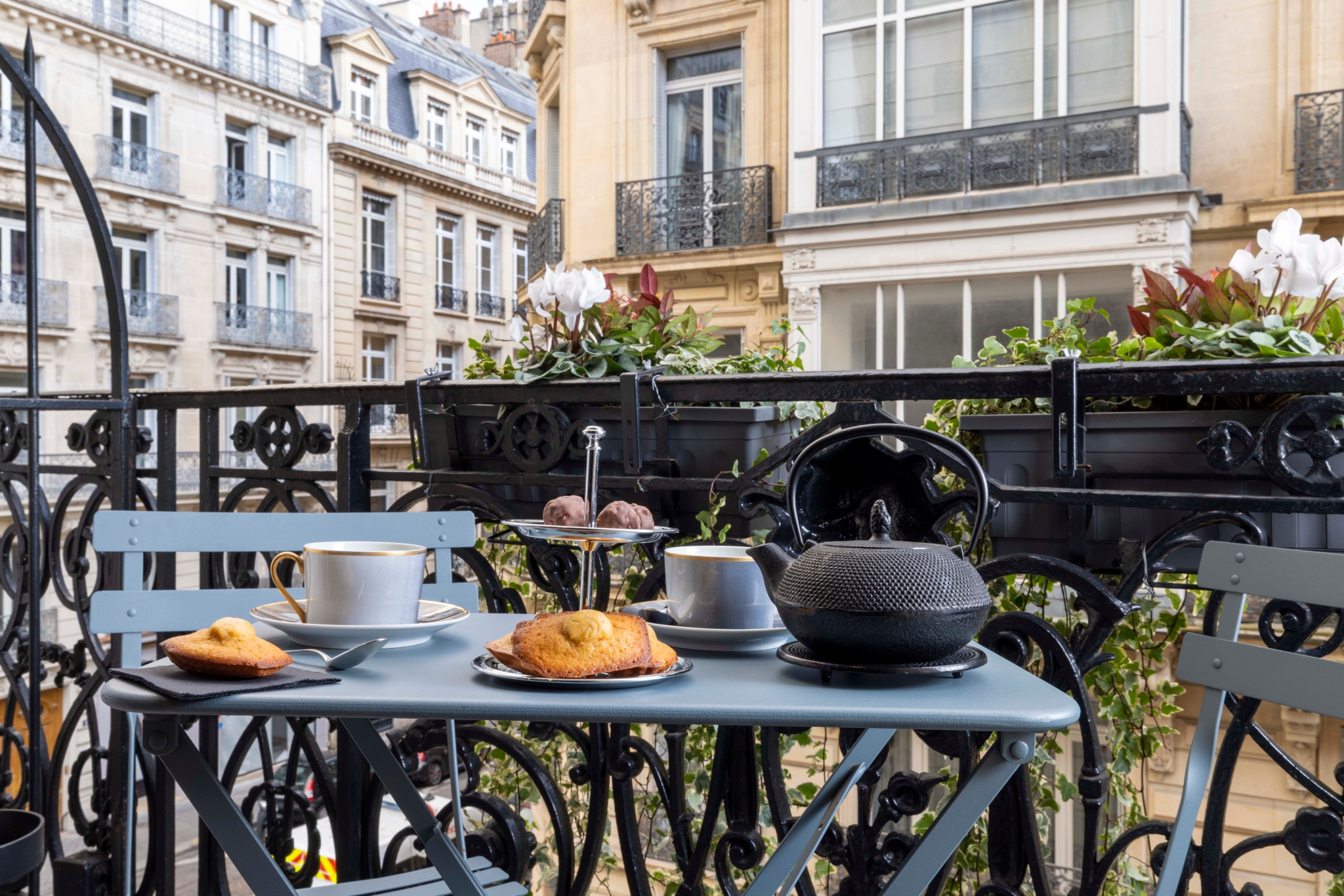 West end Paris, photo 30 of 32