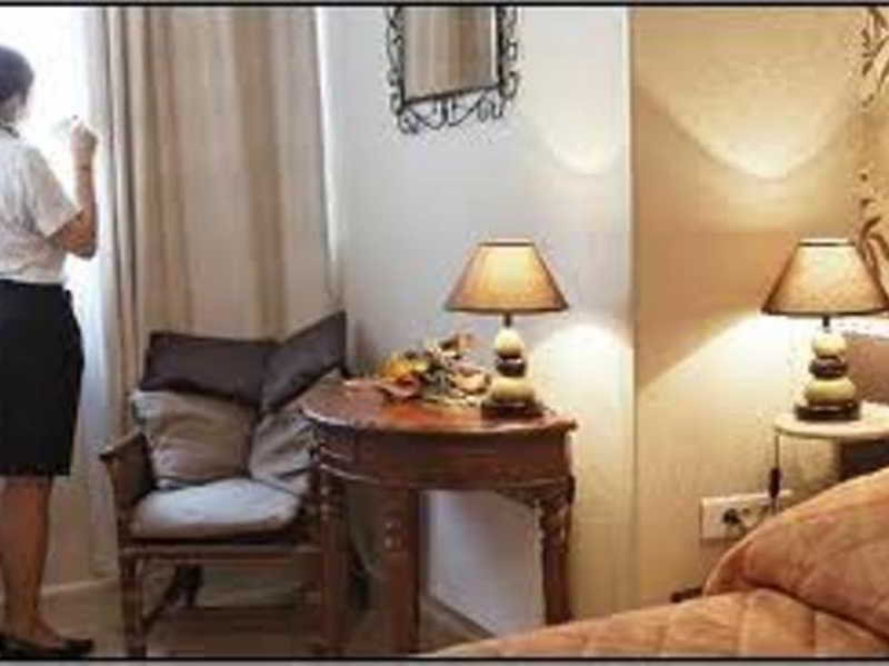 Hotel Le Bayeux, photo 3 of 75