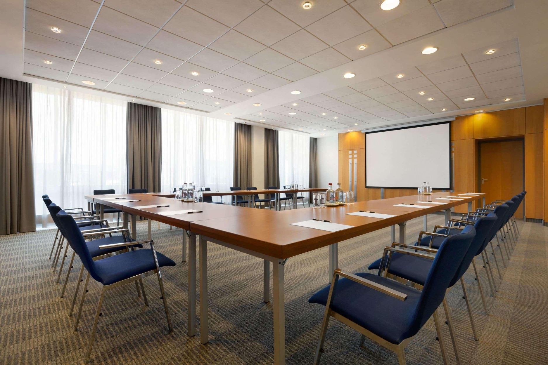 Ramada by Wyndham Amsterdam Airport Schiphol, photo 24 of 30