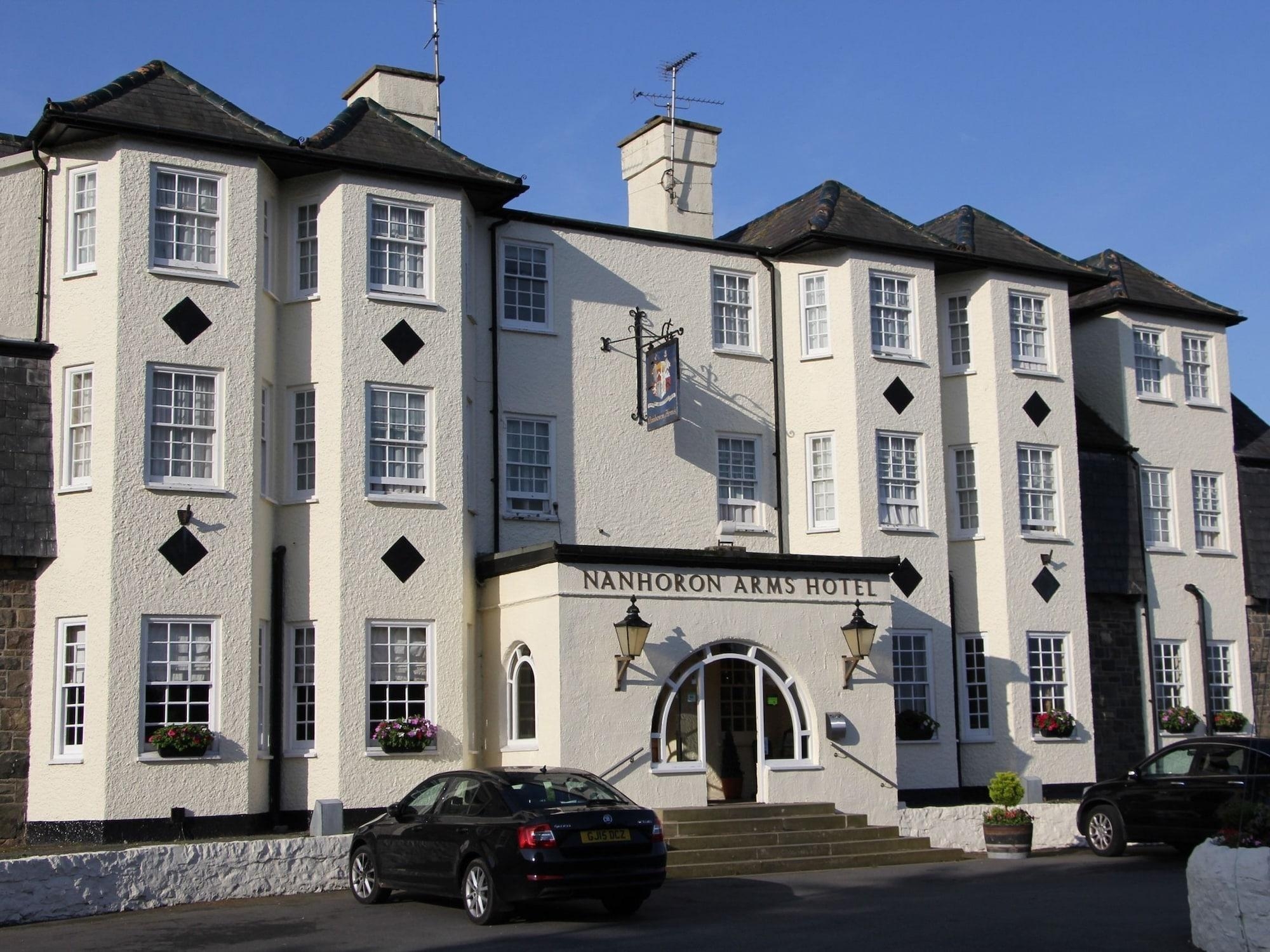 Nanhoron Arms Hotel, photo 8 of 102