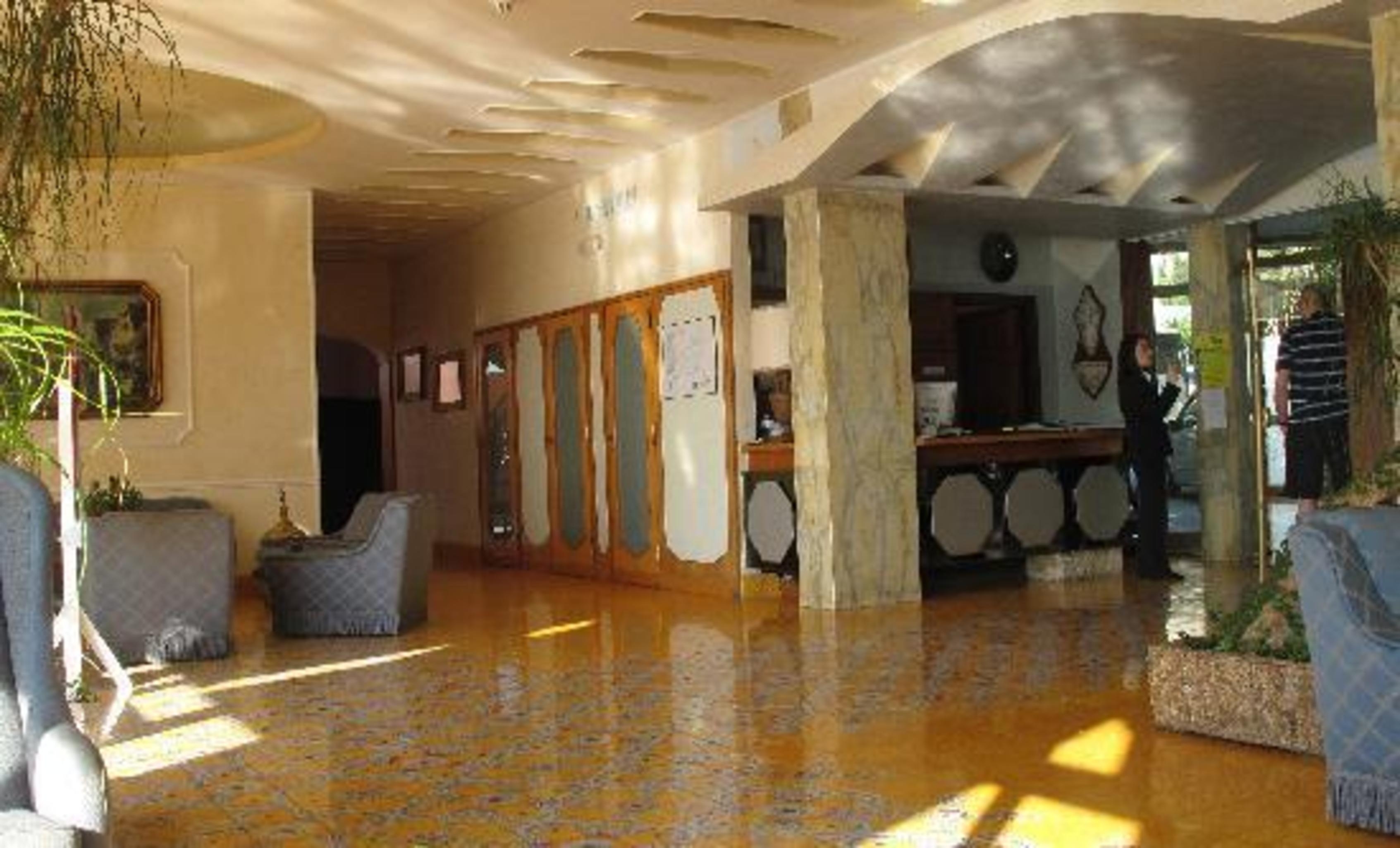 Grand Hotel Excelsior, photo 2 of 15