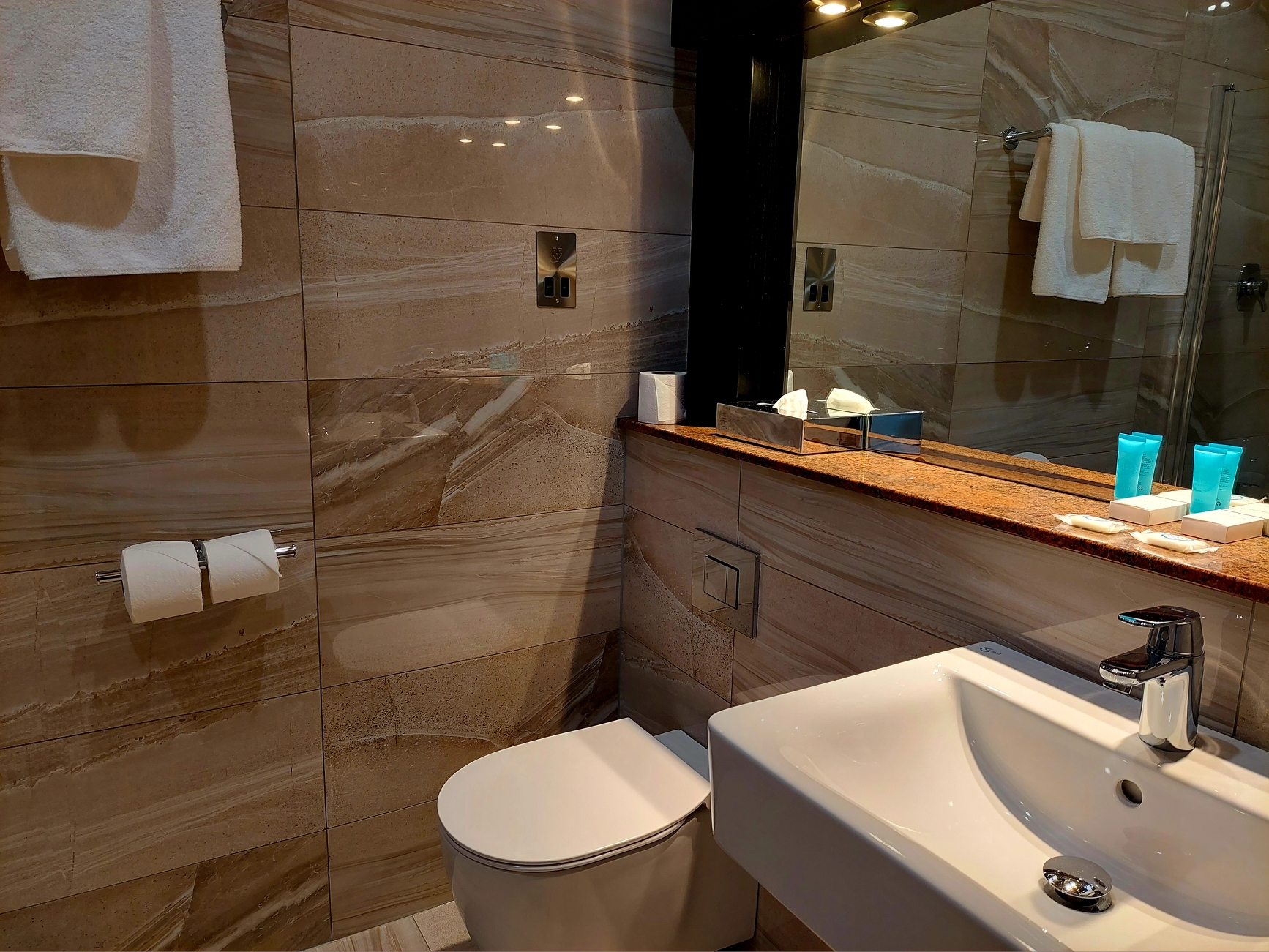 Flannery's Hotel Galway, photo 10 of 47