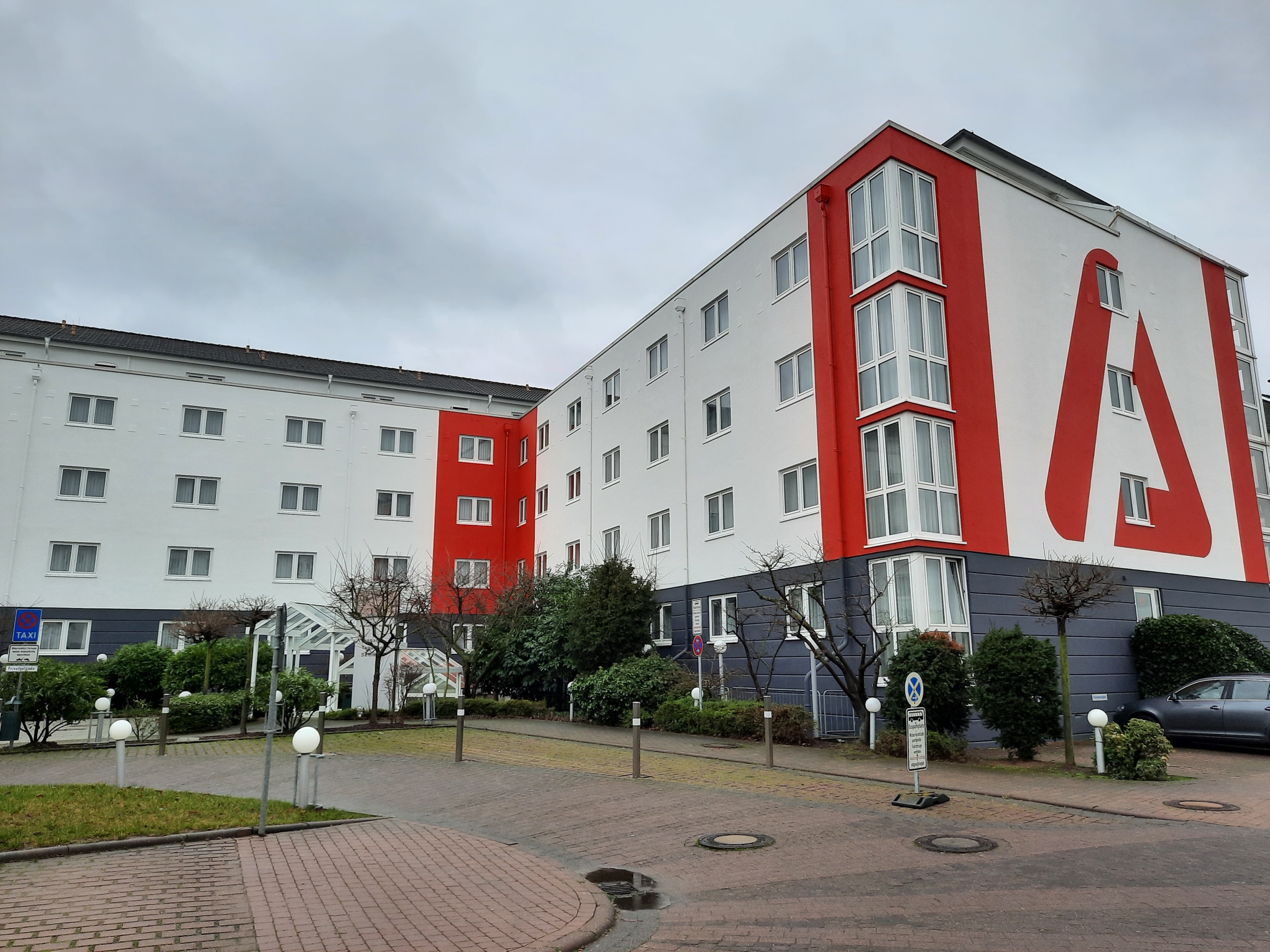Airways Hotels Frankfurt Airport West, photo 1 of 51