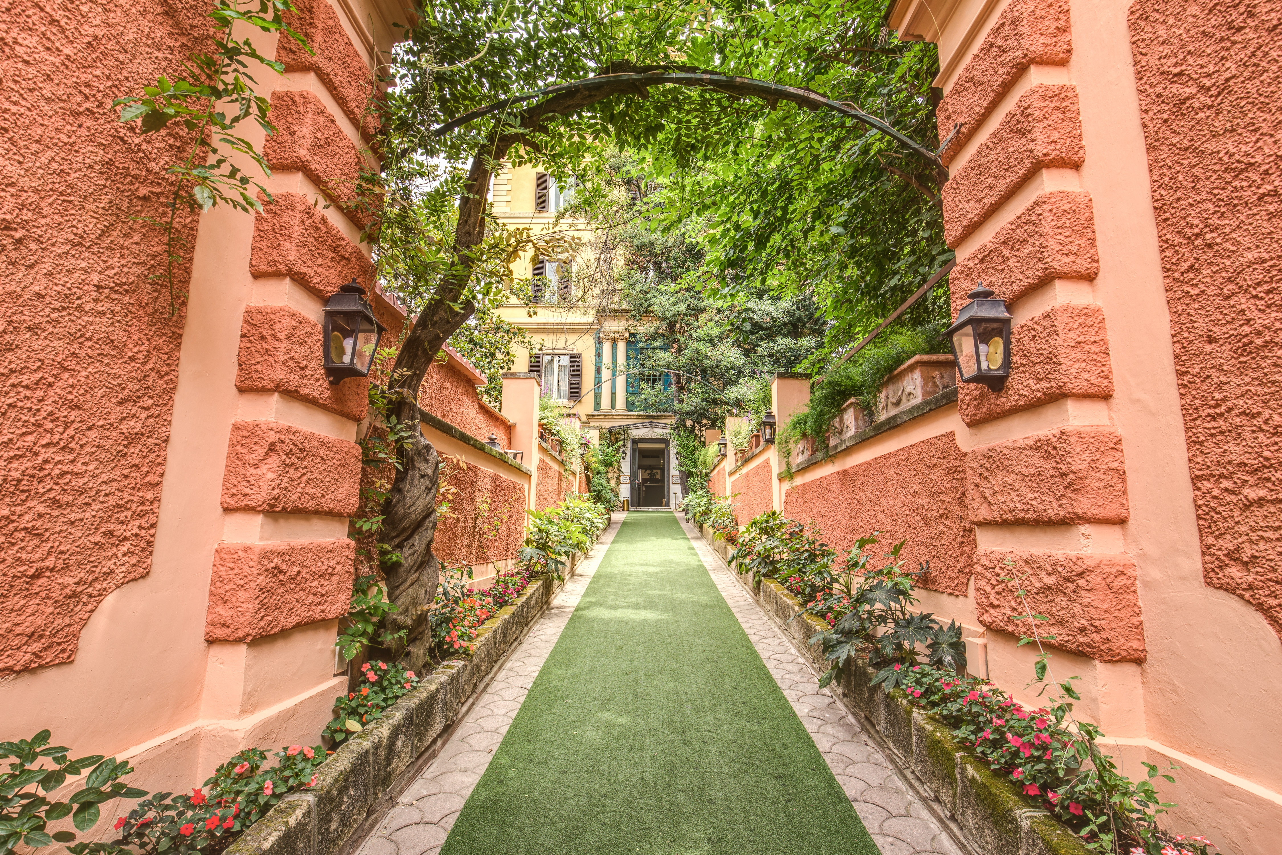 Rome Garden, photo 1 of 34