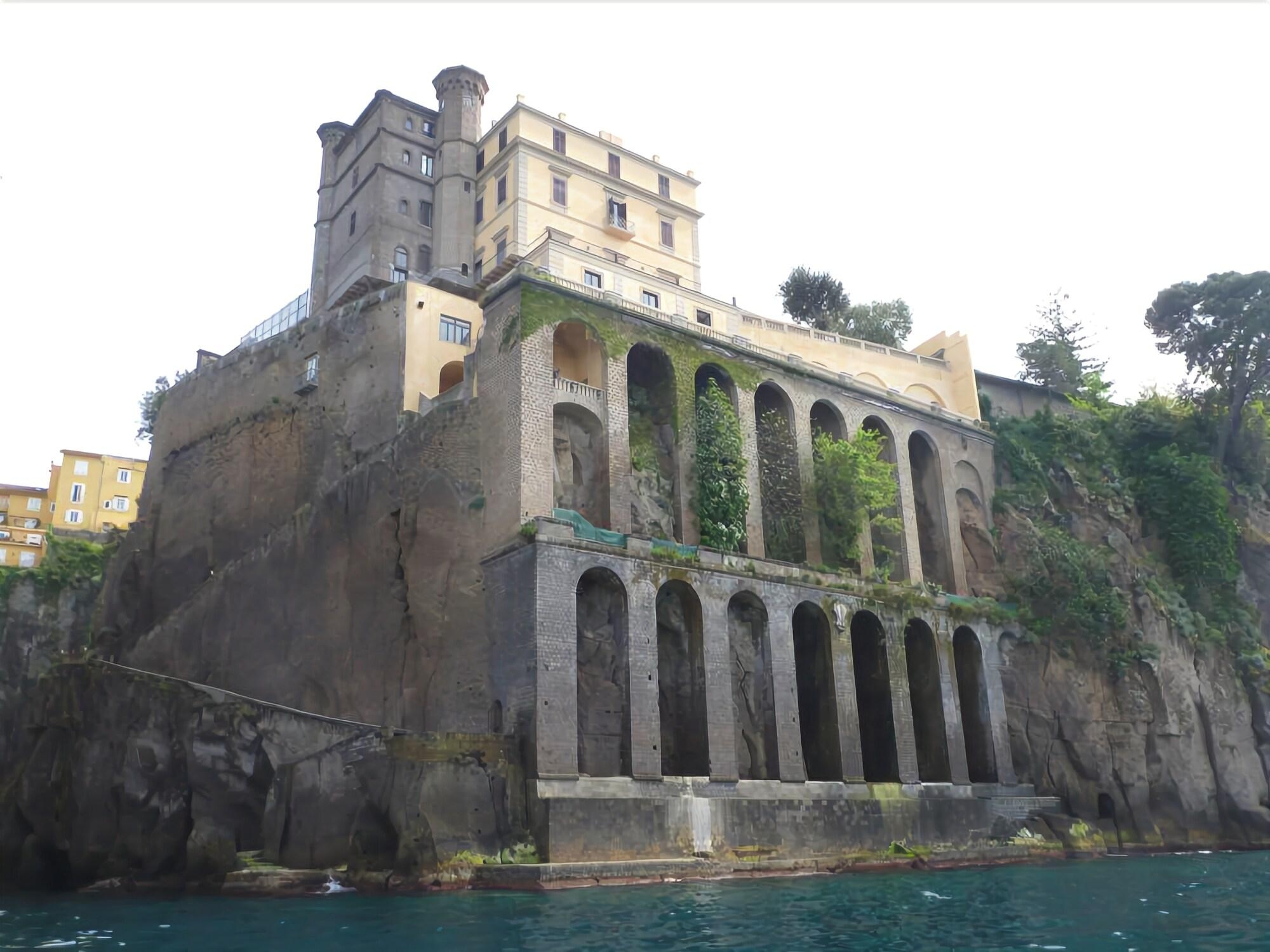Villa Crawford, photo 22 of 94
