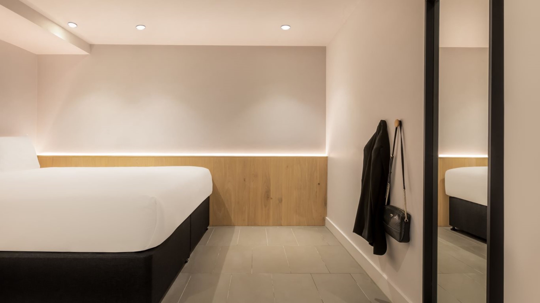 Zedwell Underground Hotel Tottenham Court Road, photo 24 of 38