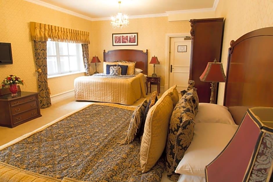 Kilronan Castle OIH, photo 28 of 33