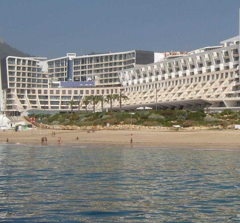 Sesimbra Oceanfront Hotel