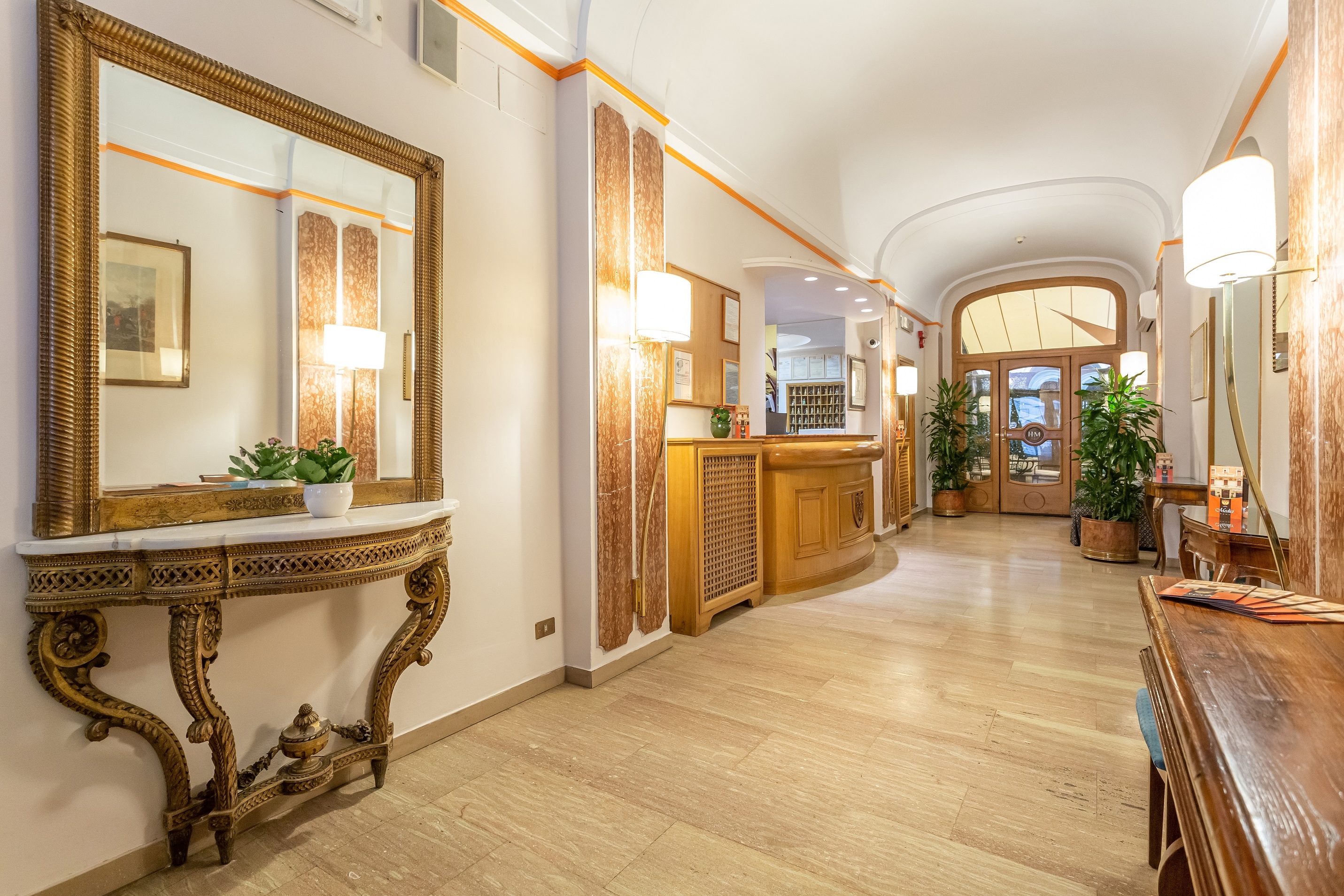 Medici, photo 8 of 24