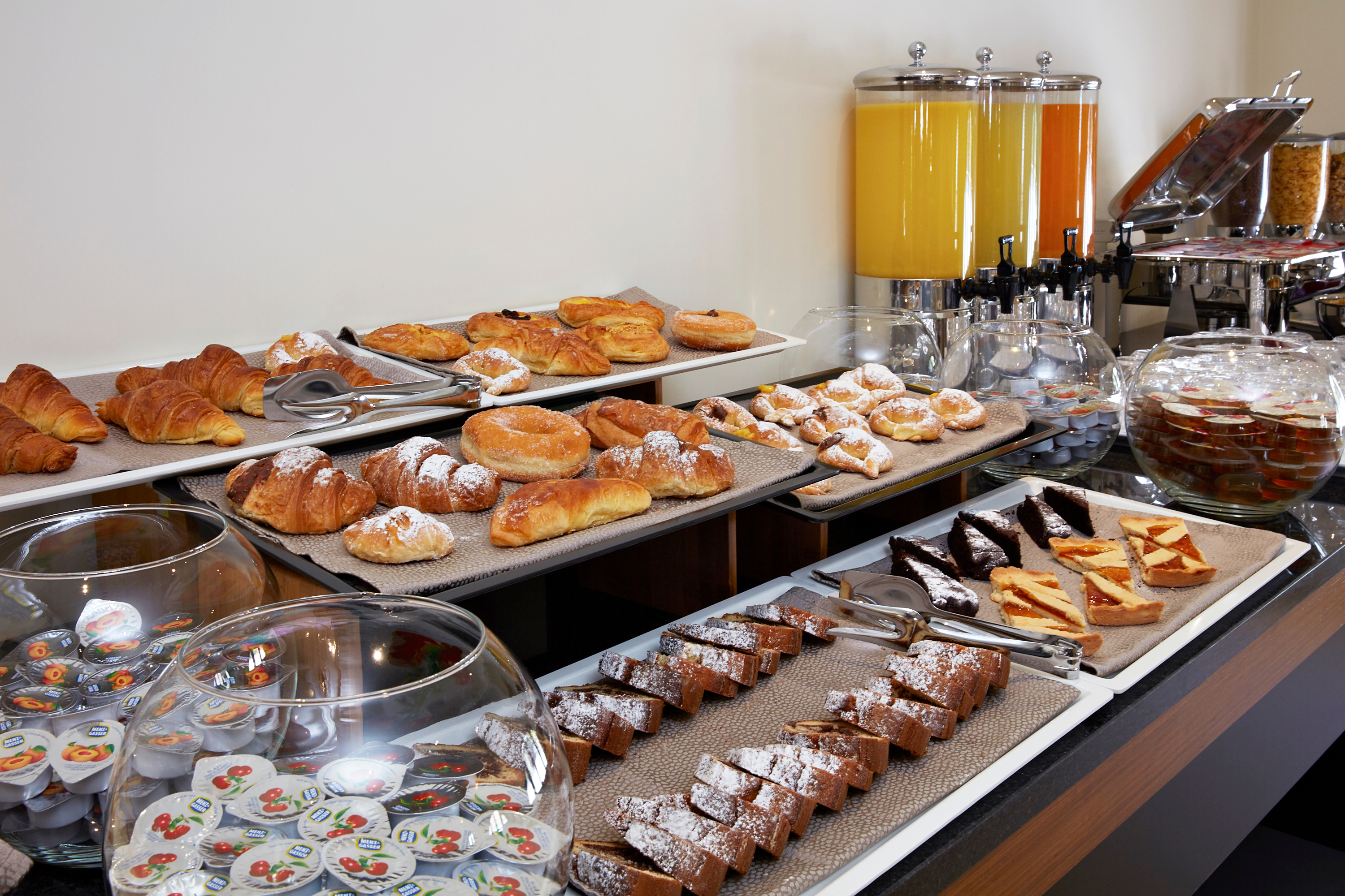 The Building, photo 43 of 100
