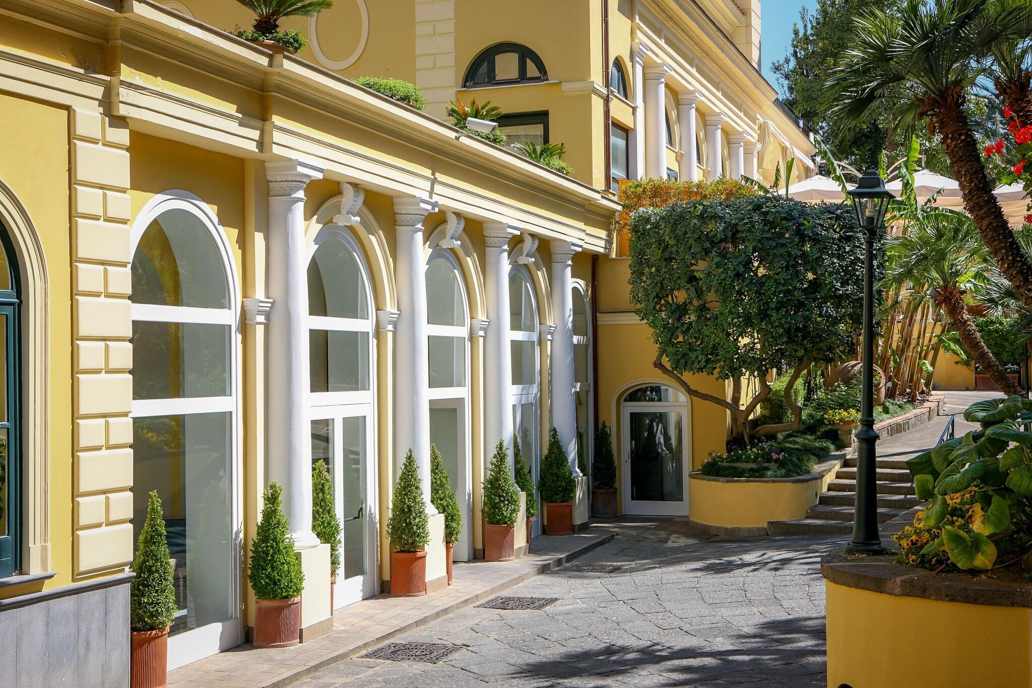 Imperial Hotel Tramontano, photo 3 of 77