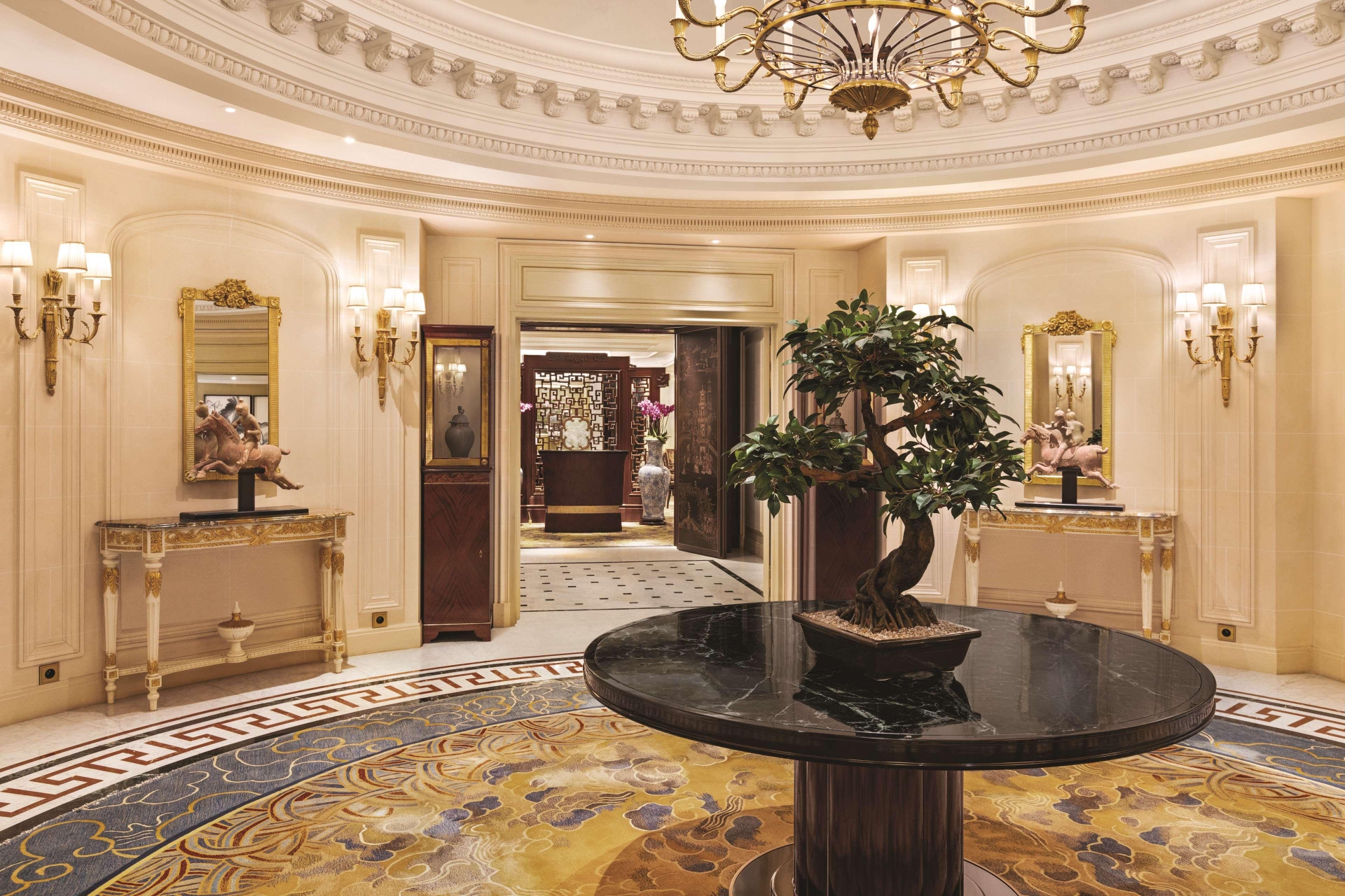 Shangri-La Hotel Paris, photo 137 of 192