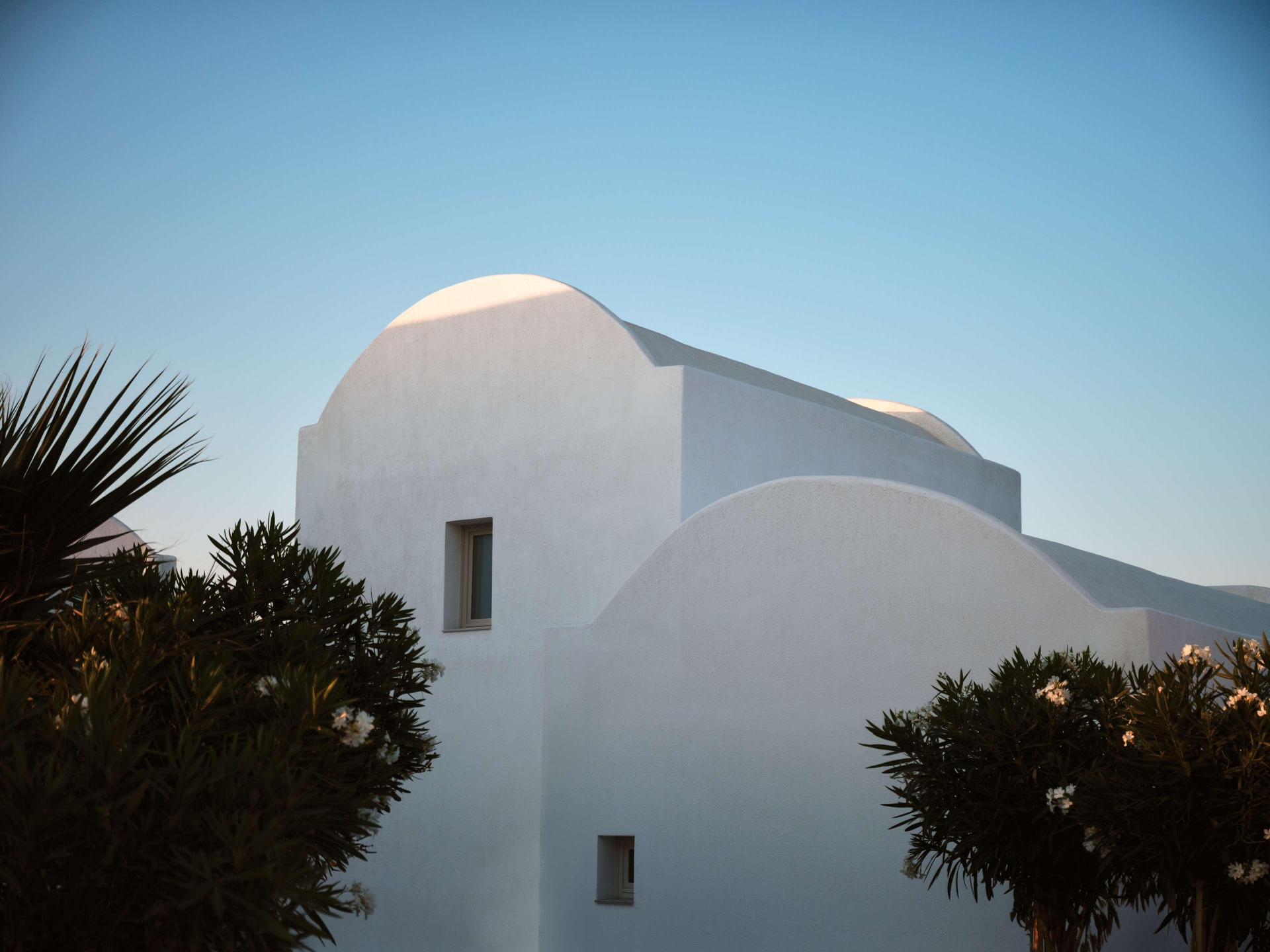Sea Breeze Santorini Beach Resort, Curio Collectio, photo 31 of 191