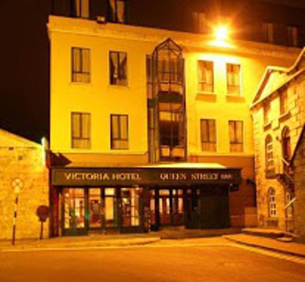 Victoria Hotel, photo 2 of 45