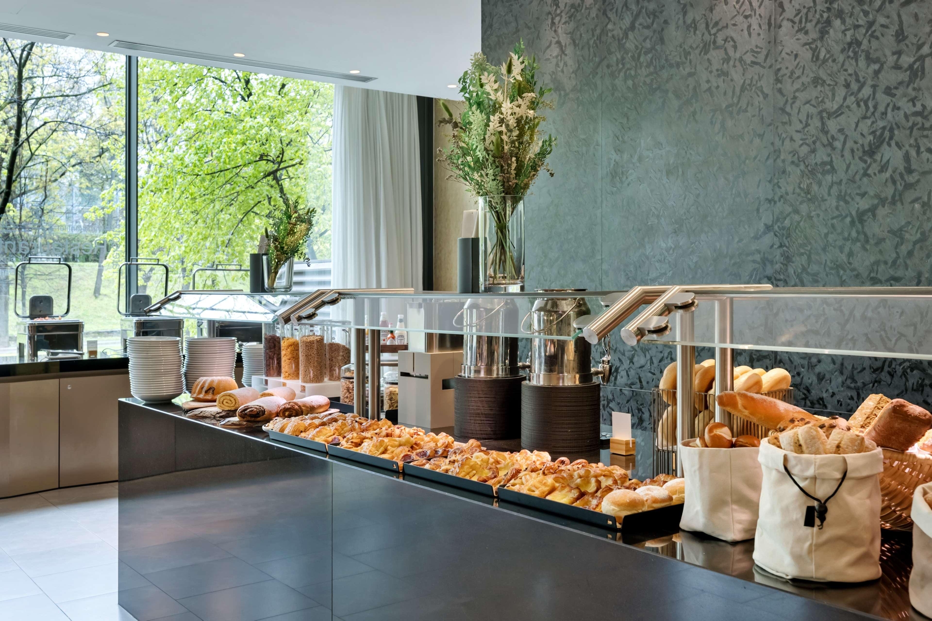 DoubleTree by Hilton Vienna Schonbrunn, photo 41 of 67