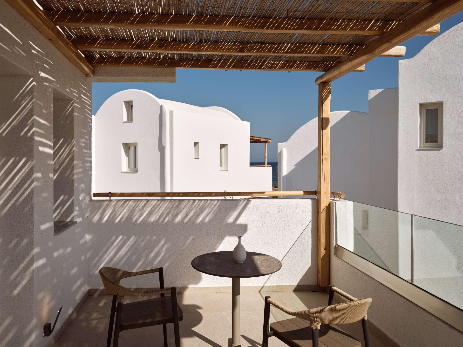 Sea Breeze Santorini Beach Resort, Curio Collectio, photo 65 of 191