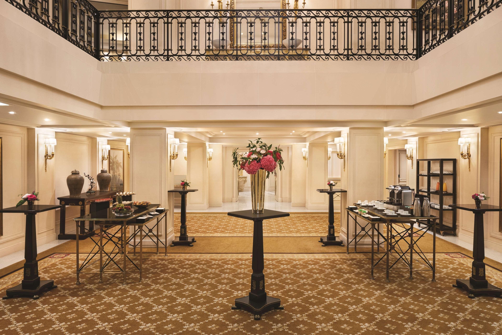 Shangri-La Hotel Paris, photo 185 of 192