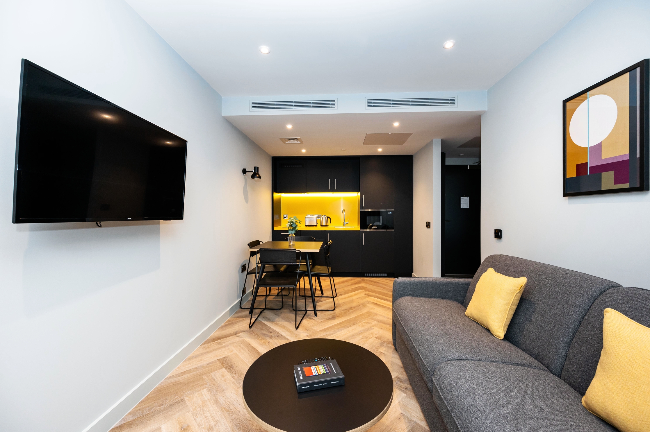 Staycity Aparthotels Tivoli, photo 7 of 30