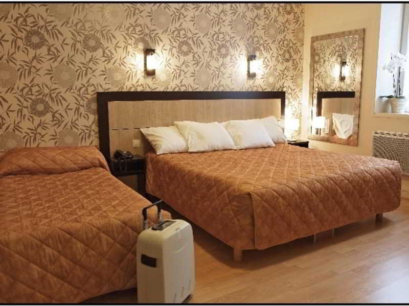Hotel Le Bayeux, photo 9 of 75