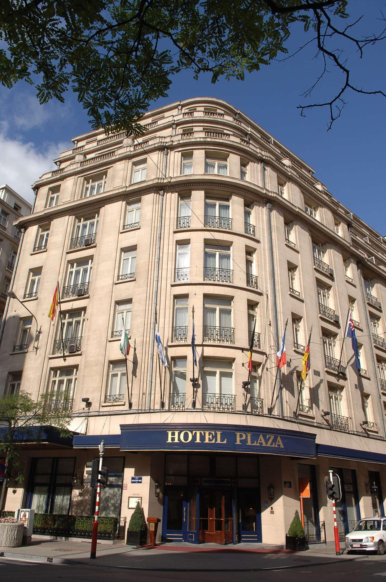Le Plaza, photo 2 of 35