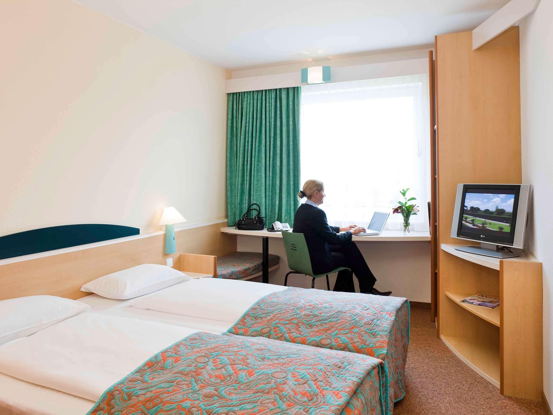B&amp;B HOTEL Frankfurt Messe, photo 3 of 9
