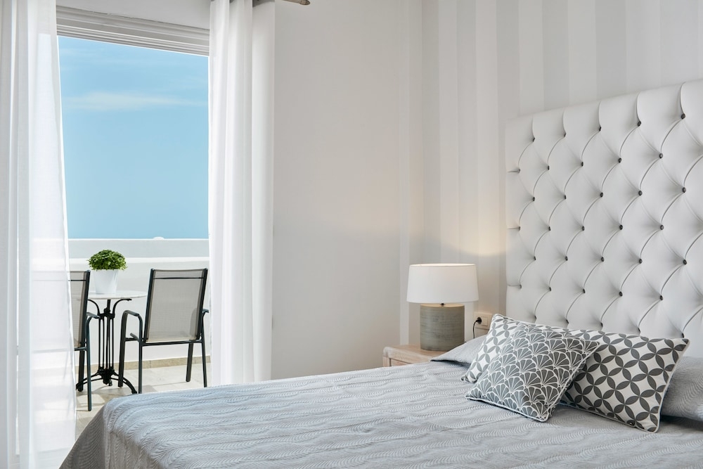 Santorini Palace Hotel, photo 31 of 88