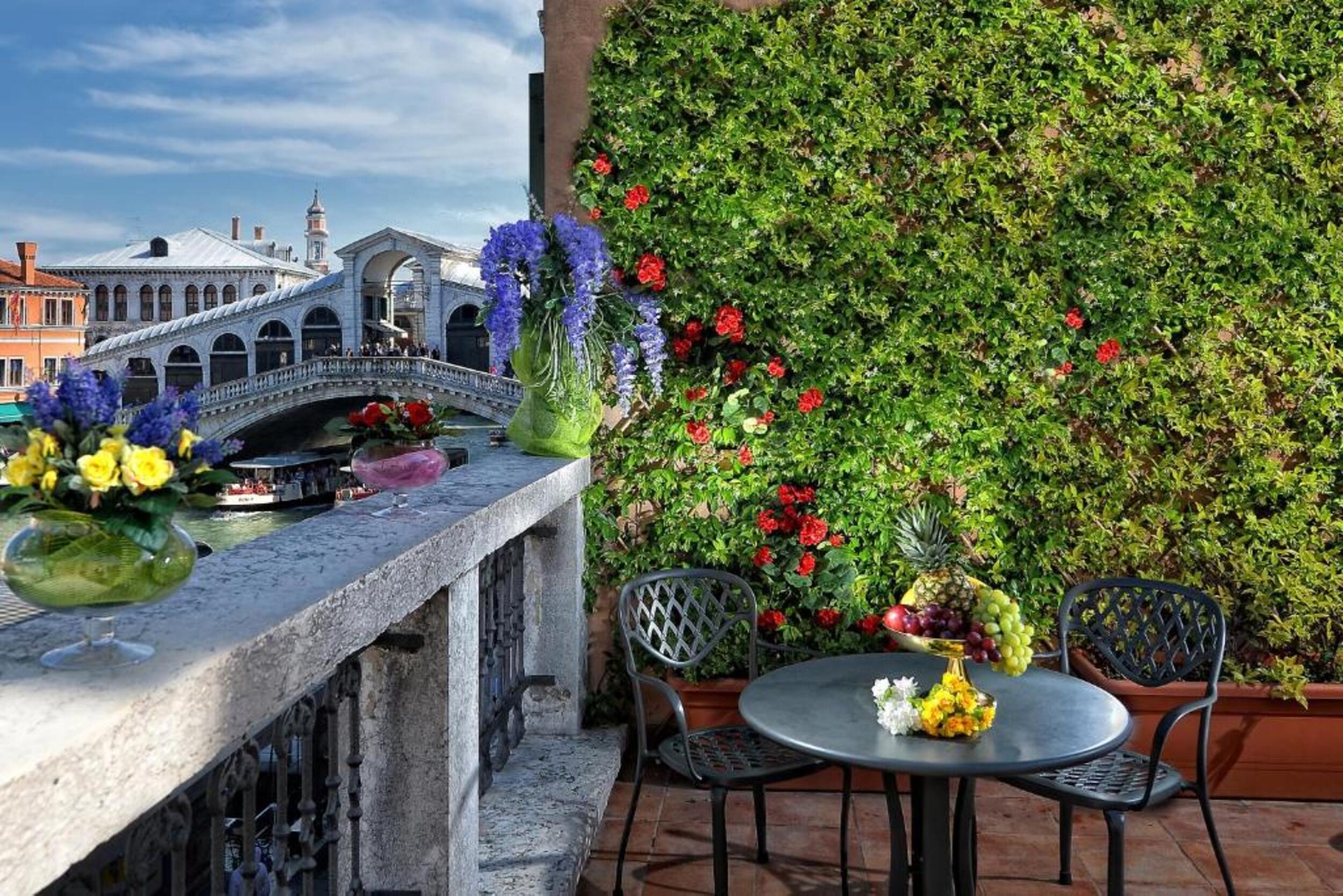 Rialto Hotel, photo 4 of 13