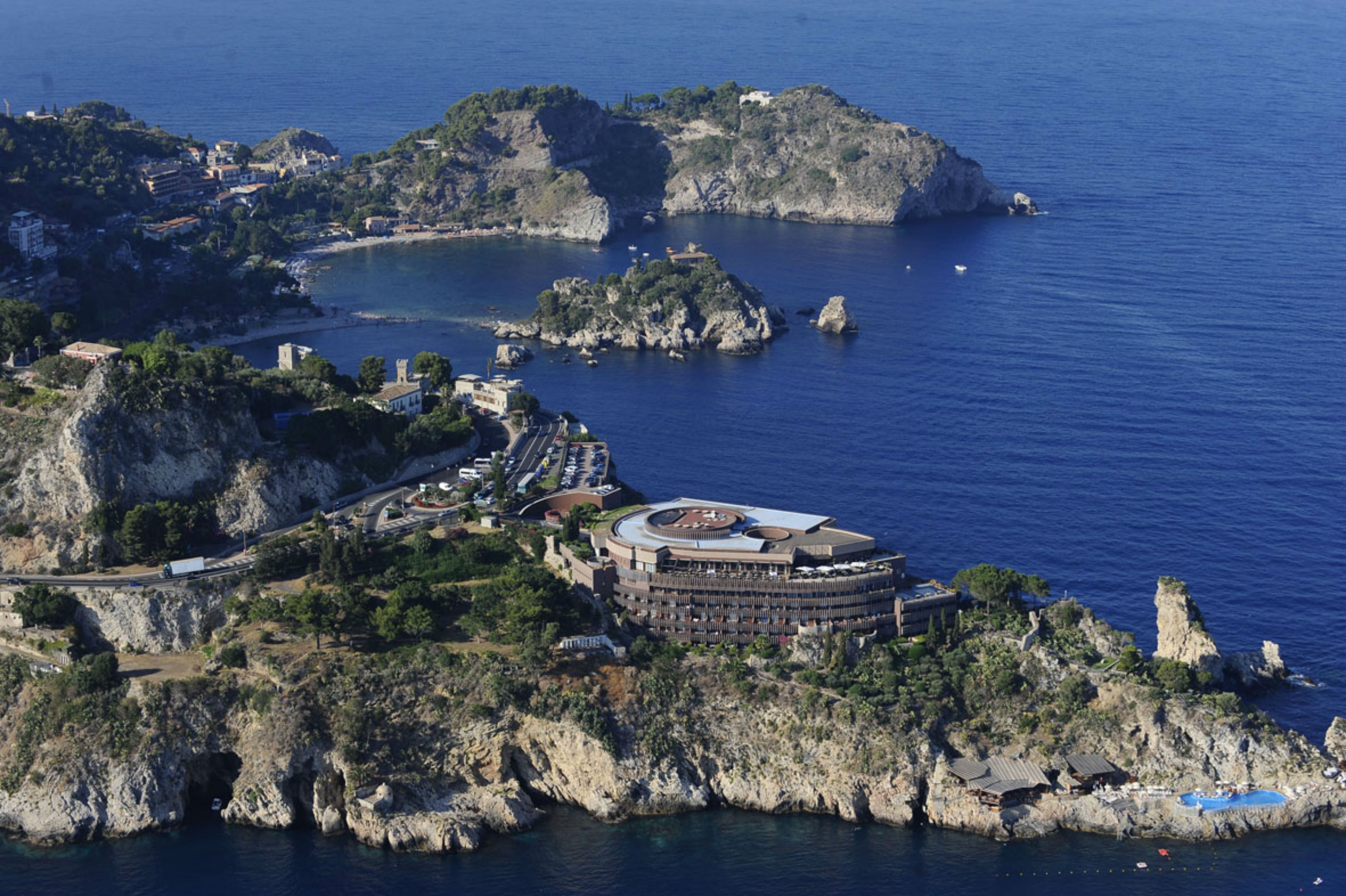UNA HOTELS Capotaormina hotel exterior