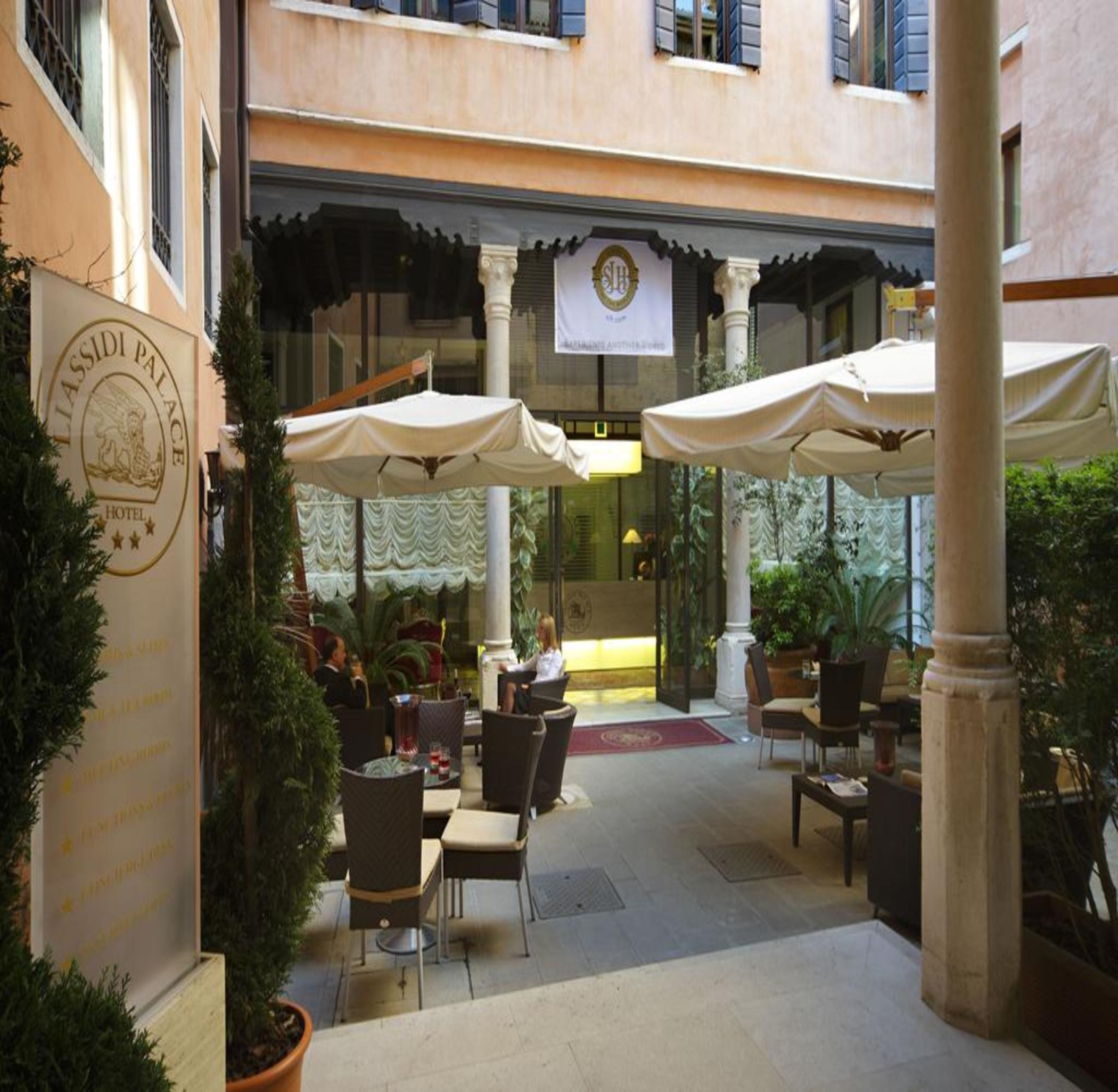 Liassidi Palace, photo 2 of 14